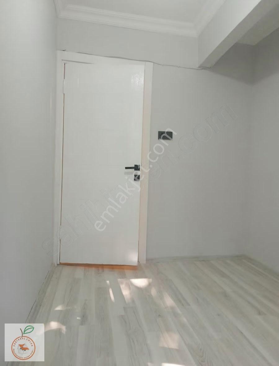 Selimiyede İçi Herşeyiyle Yenilenmiş Geniş Bahçeli Kiralık Daire - Görsel 23