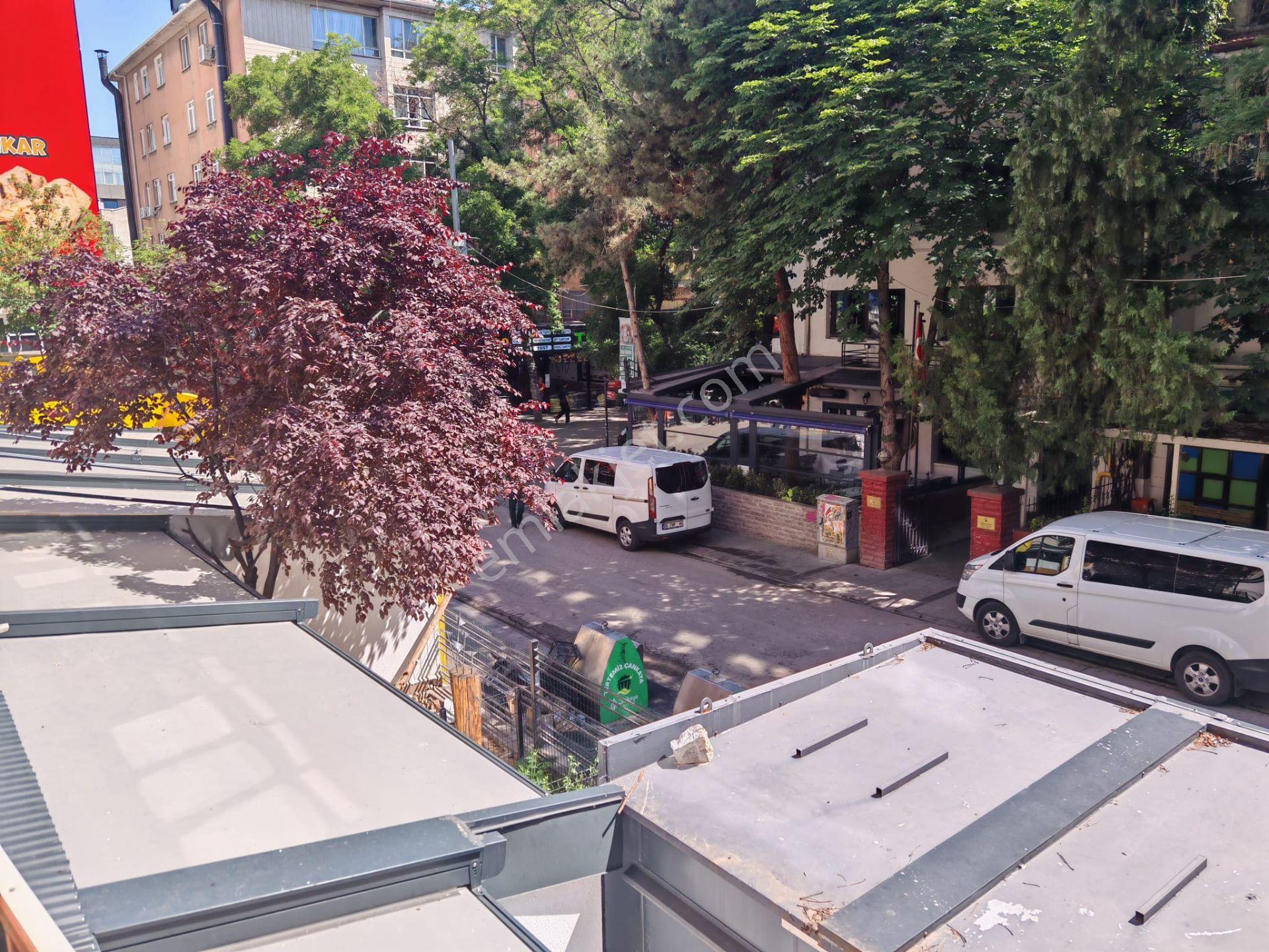 Kızılay Yüksel Caddesi Yapılı Temiz Satılık 1+1 Ofis, İş Yeri - Görsel 15
