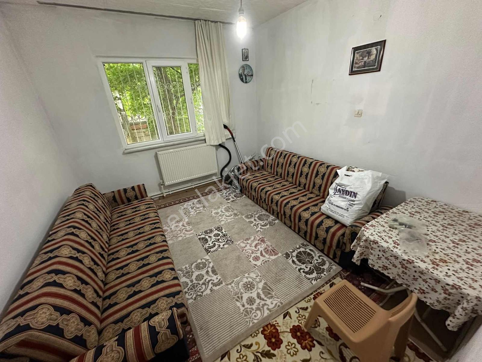 Burdur Merkez Emek Mahallesi Müstakil Bahçeli Satılık Ev