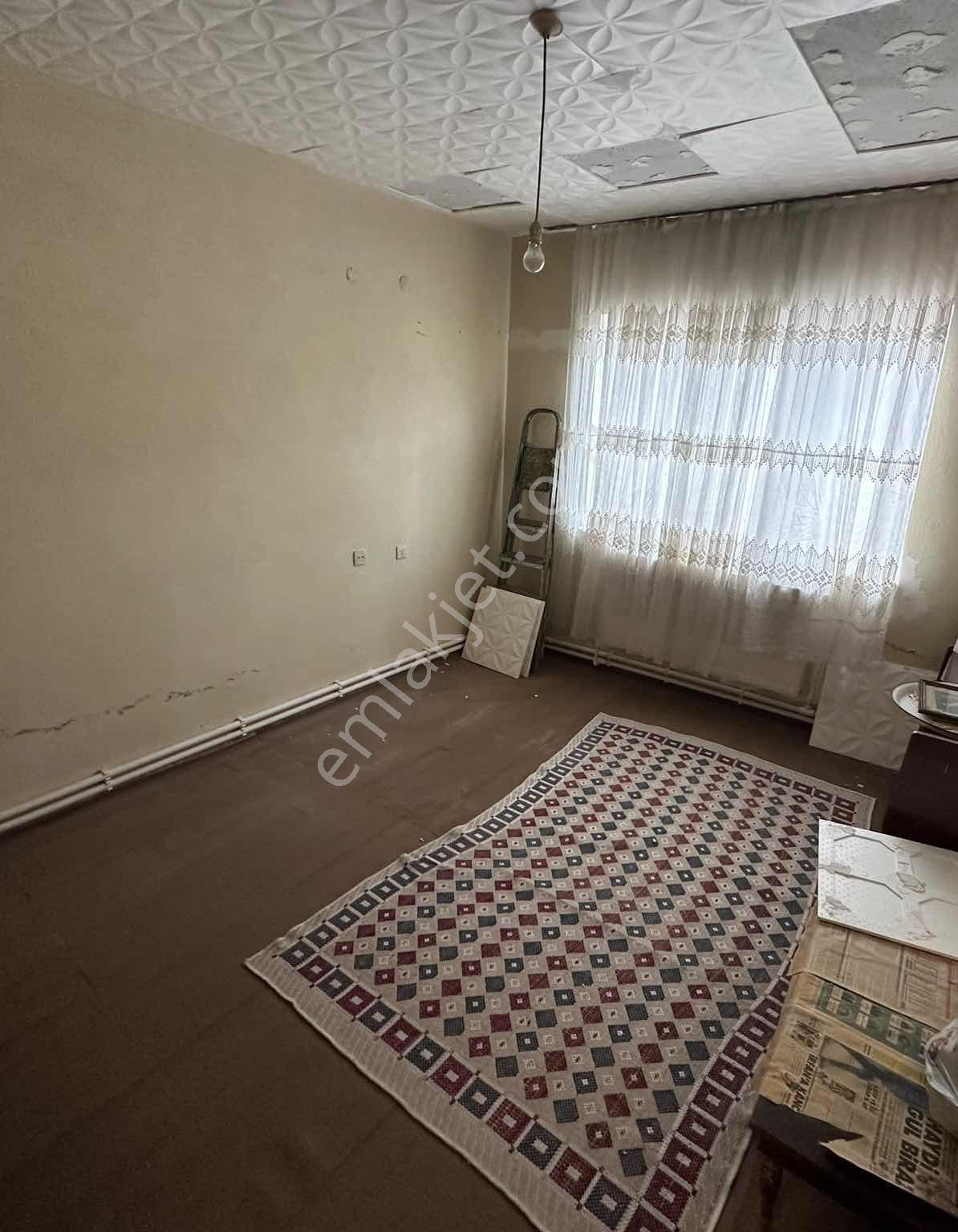 Burdur Merkez Emek Mahallesi Müstakil Bahçeli Satılık Ev - Görsel 2