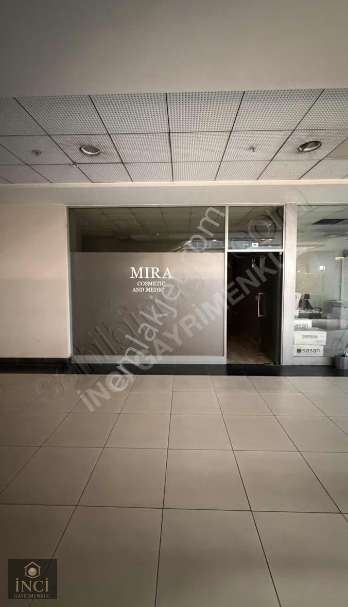 İnci'den Giyimkent Ticaret Sarayında Kiralık Ofis