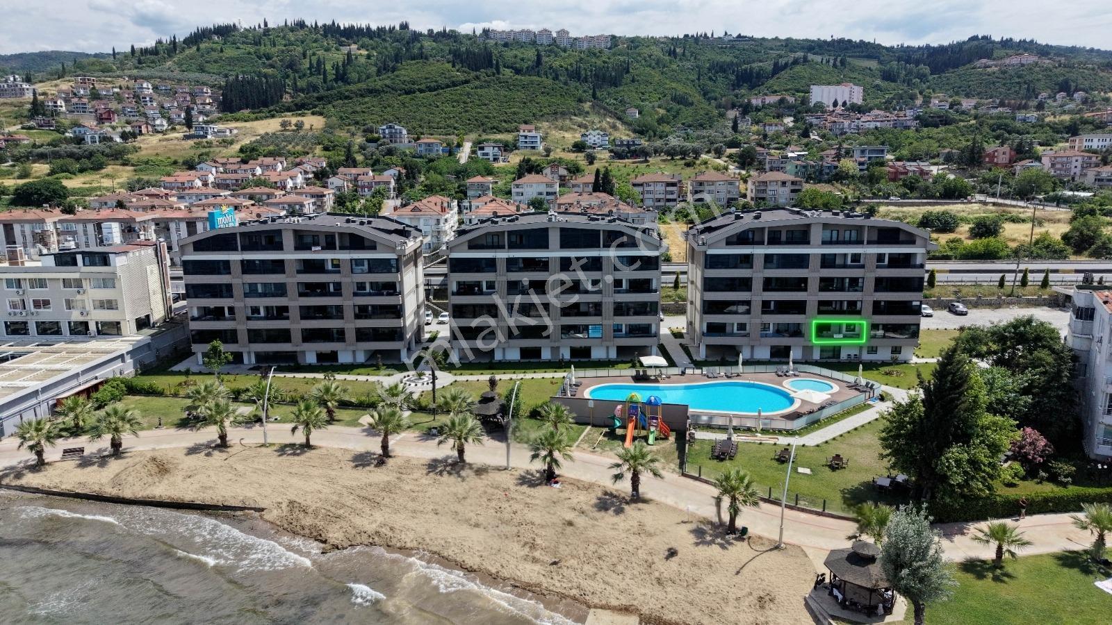 Deniz'e Sıfır Havuzlu Site İçerisinde 2+1 Lüks Daire | 100 M²