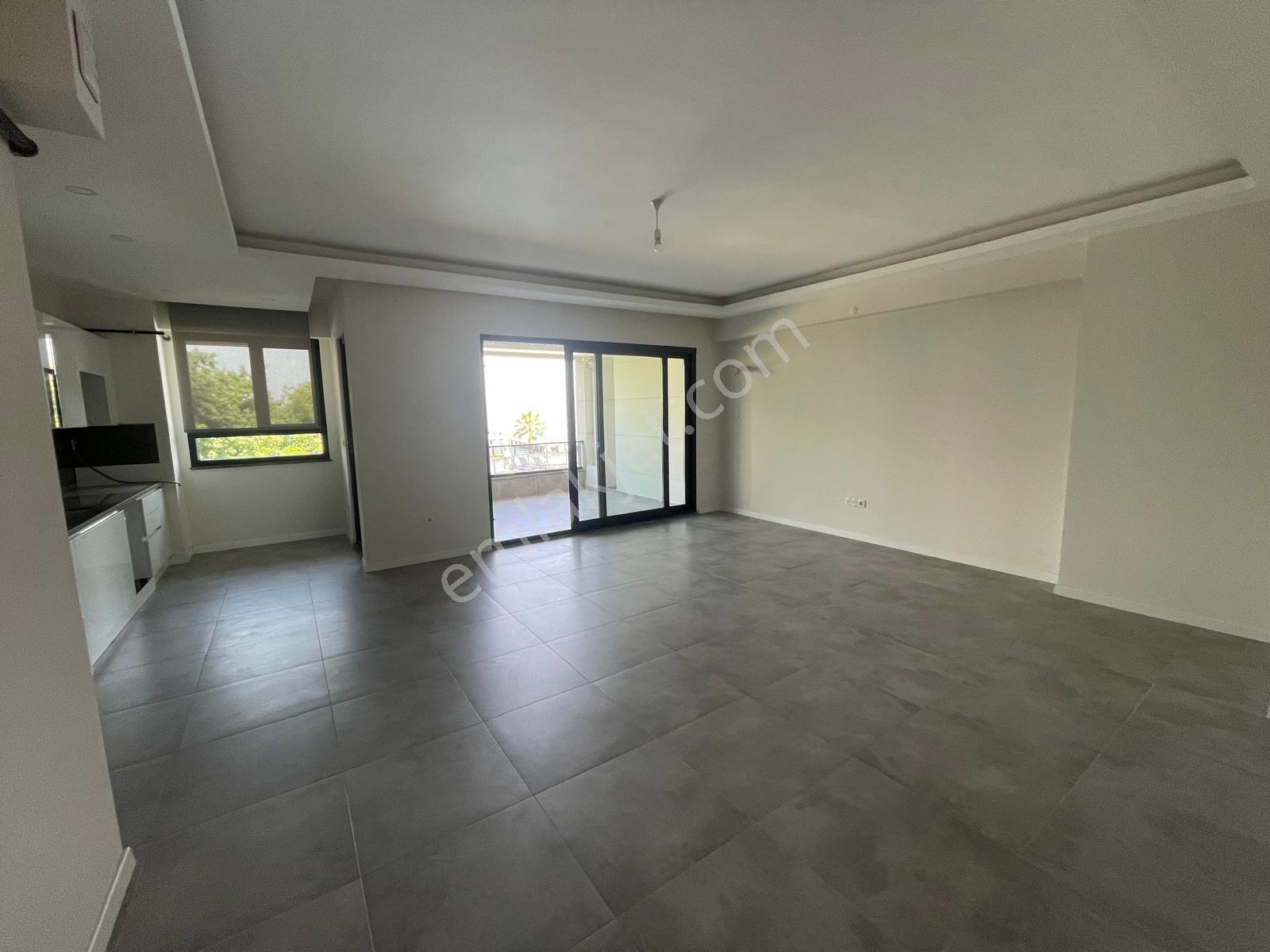 Deniz'e Sıfır Havuzlu Site İçerisinde 2+1 Lüks Daire | 100 M² - Görsel 8