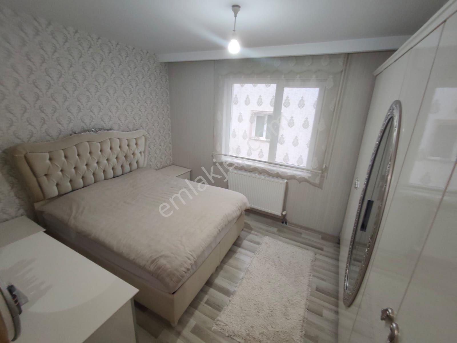 Yılmaz Gayrımenkulden Ultra Lüks Ful Yapılı 5 Yıllık 130 Metre Kare Geniş 1 Kat Ön Cephe - Görsel 4
