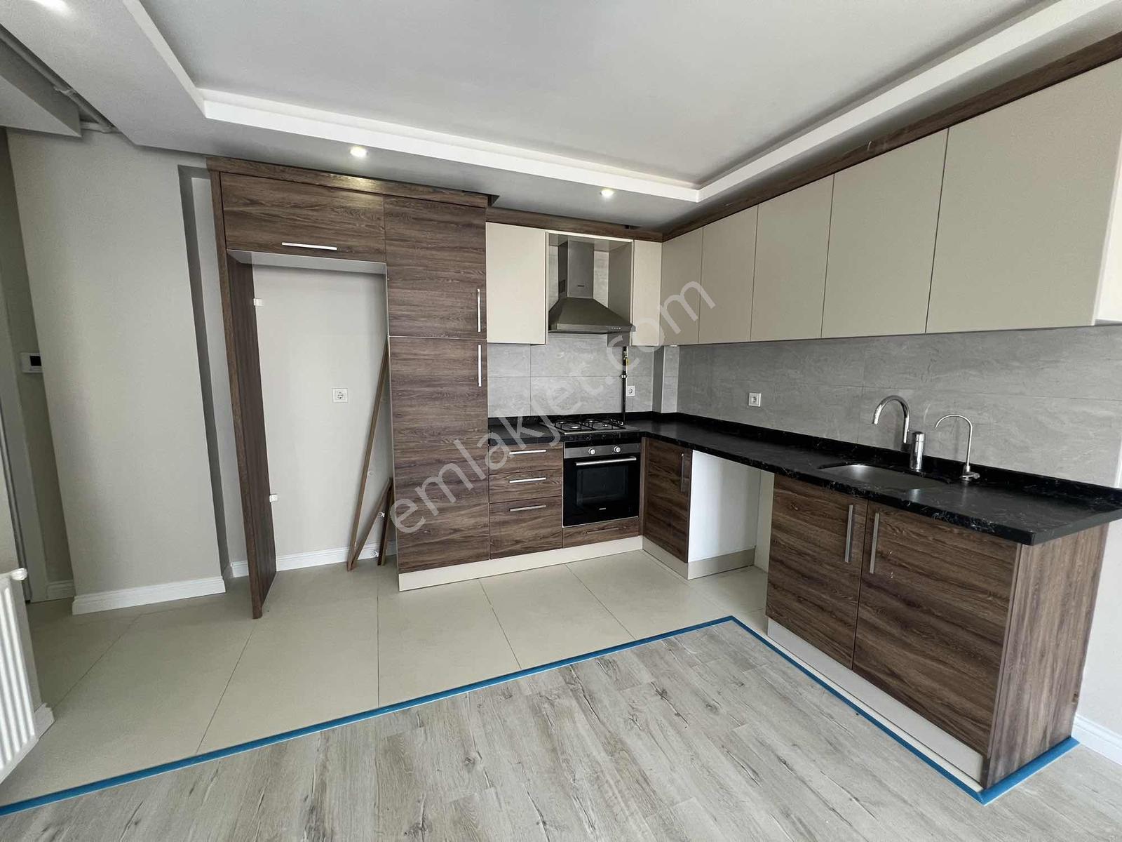 Cadde Gayrimenkulden Satılık 2+1 Ara Kat D.gazlı Havuzlu İskanlı - Görsel 14