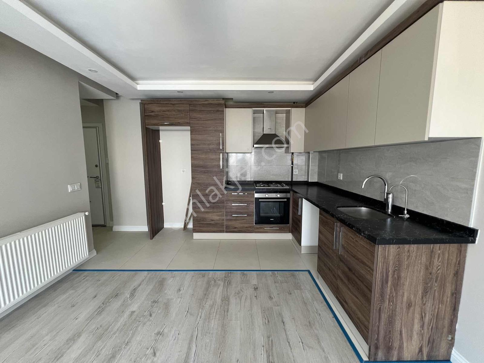 Cadde Gayrimenkulden Satılık 2+1 Ara Kat D.gazlı Havuzlu İskanlı - Görsel 20