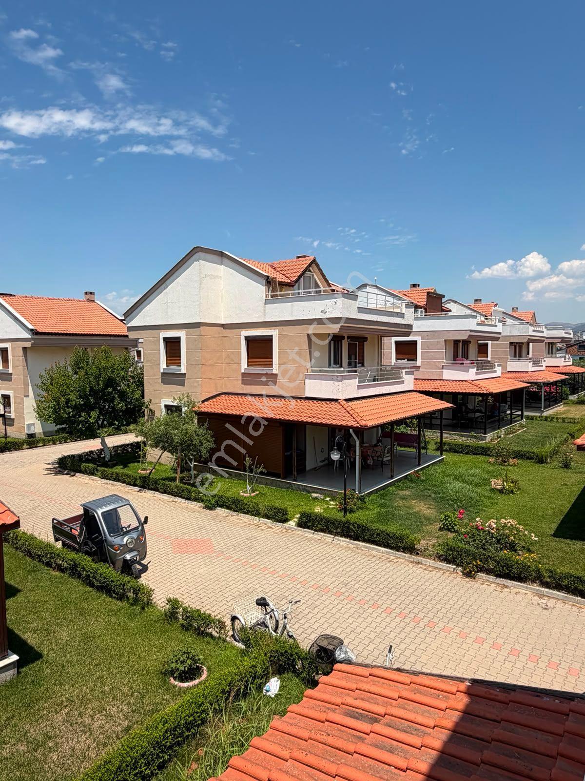 Ümmetoğlu'ndan Dikili Elityar Sitesinde Denize Sıfır 3.sıra 200 M² Bahçeli - Görsel 22
