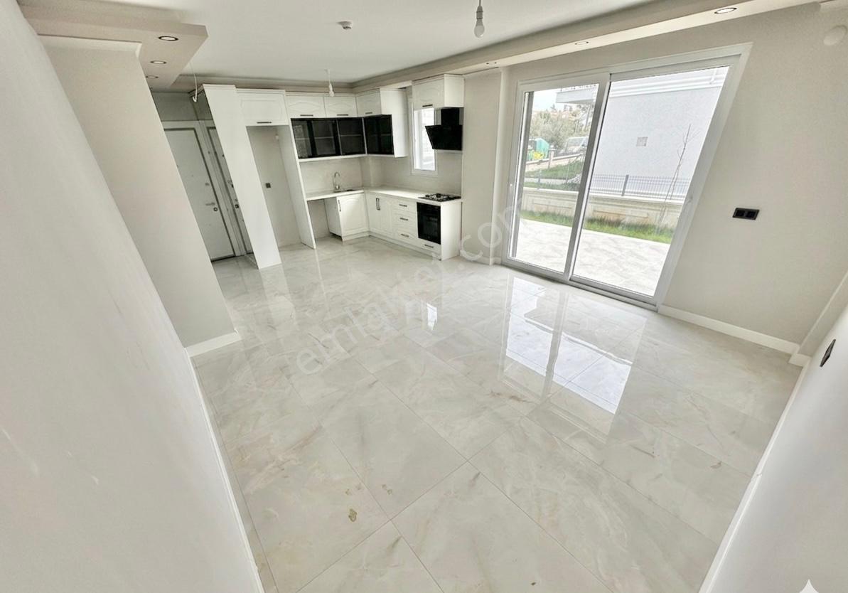 ꧁ay Emlaktan꧂denize Sadece 50 Mt Yüzme Havuzlu Geniş Bahçeli Satılık 3+1 Villa - Görsel 4