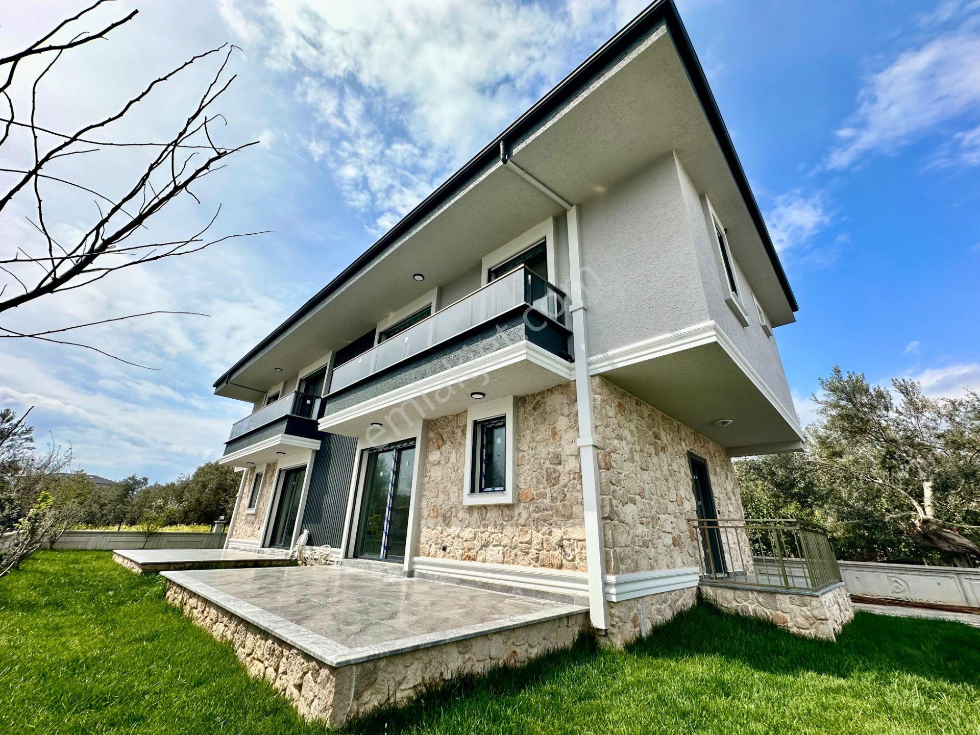 ꧁ay Emlaktan꧂denize Sadece 50 Mt Yüzme Havuzlu Geniş Bahçeli Satılık 3+1 Villa - Görsel 2