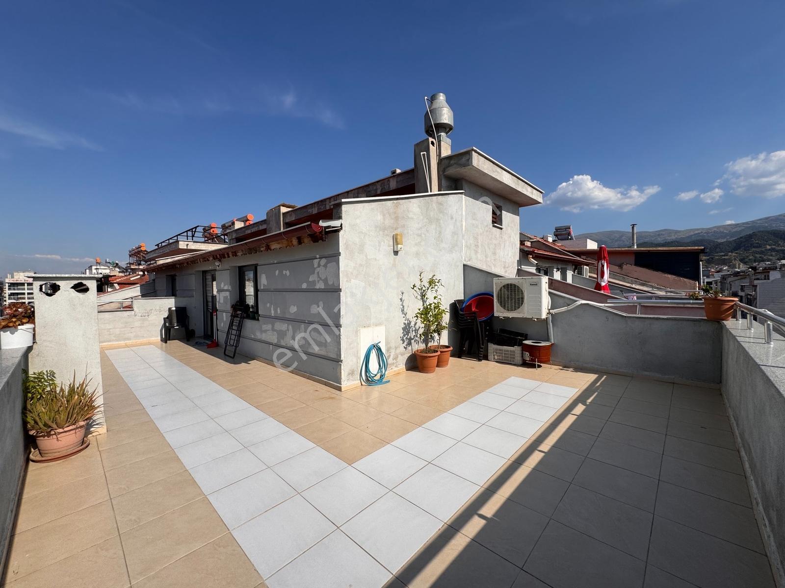 Kocaçeşme'de Satılık 4+1 170 M2 Doğalgazlı Dubleks Daire - Görsel 16