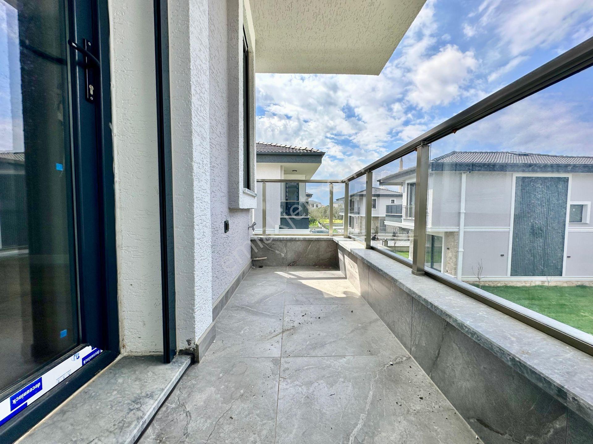 ꧁ay Emlaktan꧂küçükkuyu'da Denize Sadece 50 Mt Yüzme Havuzlu Satılık 3+1 Ultra Lüks Villa - Görsel 33