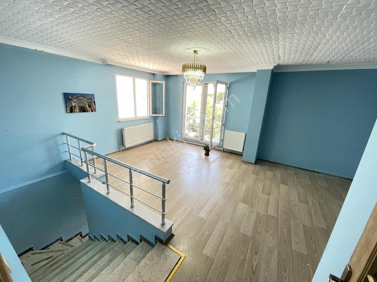 Osmangazi Mahallesi'nde Kiralık Geniş 3+2 Ters Dubleks Daire - Görsel 12
