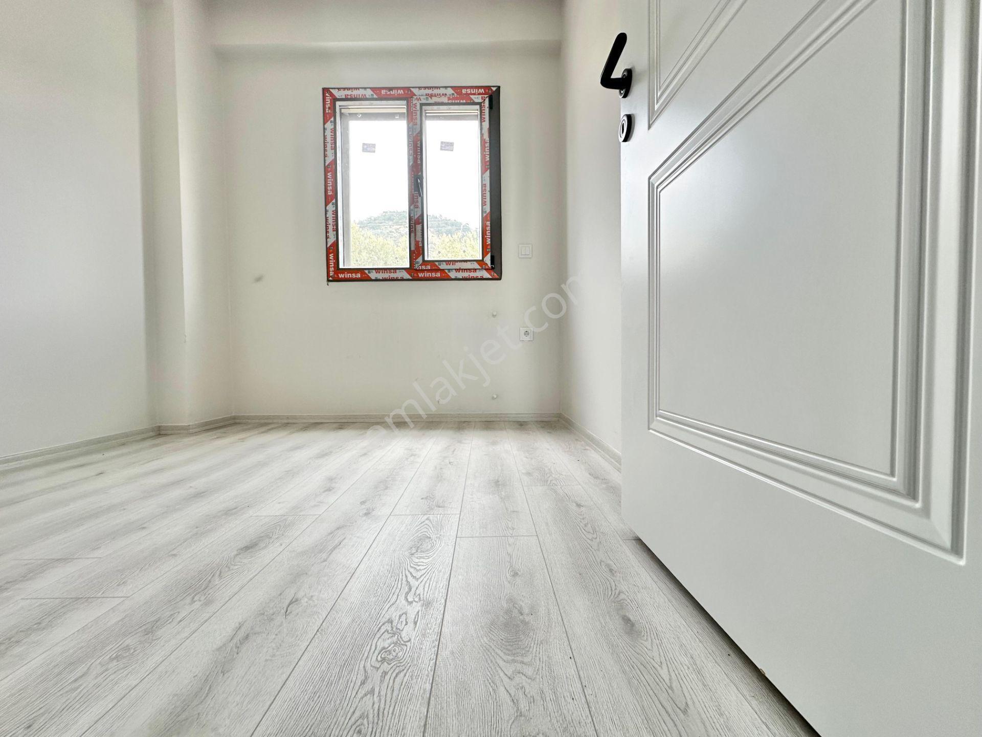 ꧁ay Emlaktan꧂küçükkuyu Mıhlı'da Bahçe Kullanımlı Ayrı Mutfak Denize 500 Metre Satılık 2+1 Daire - Görsel 16