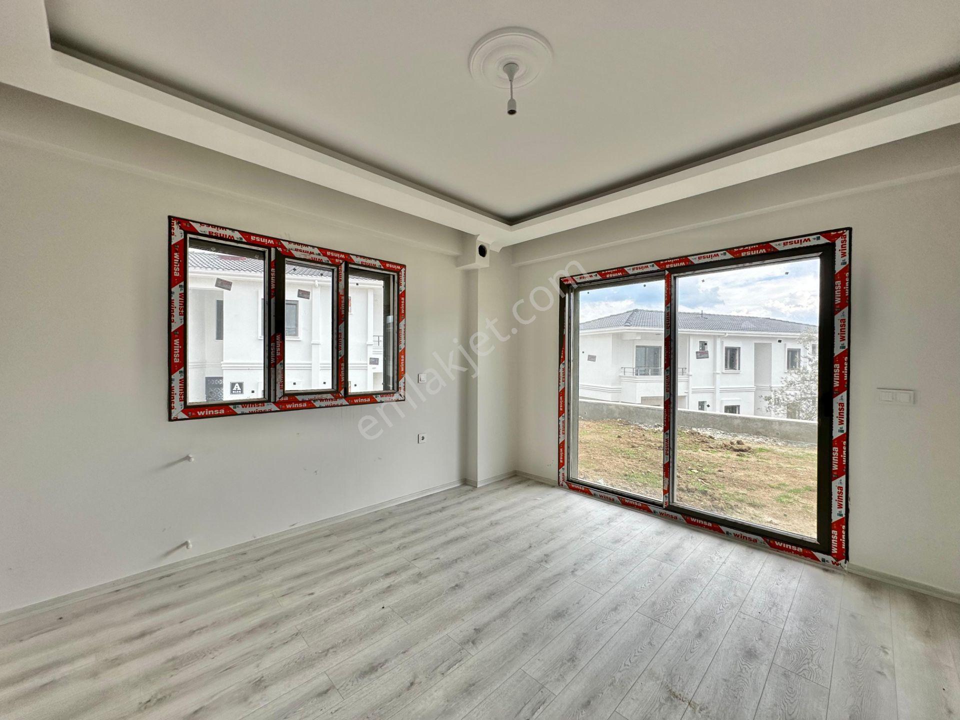 ꧁ay Emlaktan꧂küçükkuyu Mıhlı'da Bahçe Kullanımlı Ayrı Mutfak Denize 500 Metre Satılık 2+1 Daire - Görsel 25