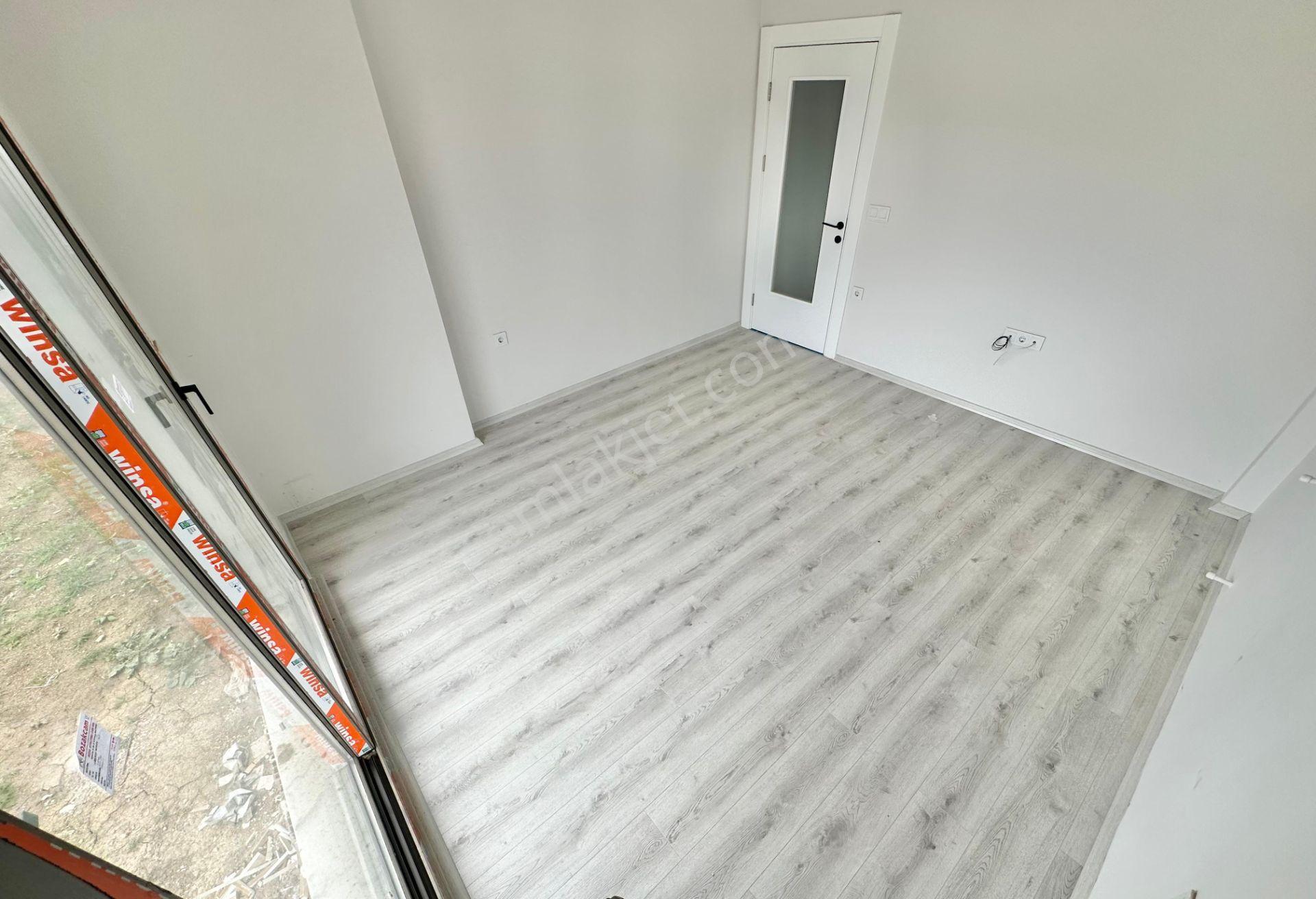 ꧁ay Emlaktan꧂küçükkuyu Mıhlı'da Bahçe Kullanımlı Ayrı Mutfak Denize 500 Metre Satılık 2+1 Daire - Görsel 18