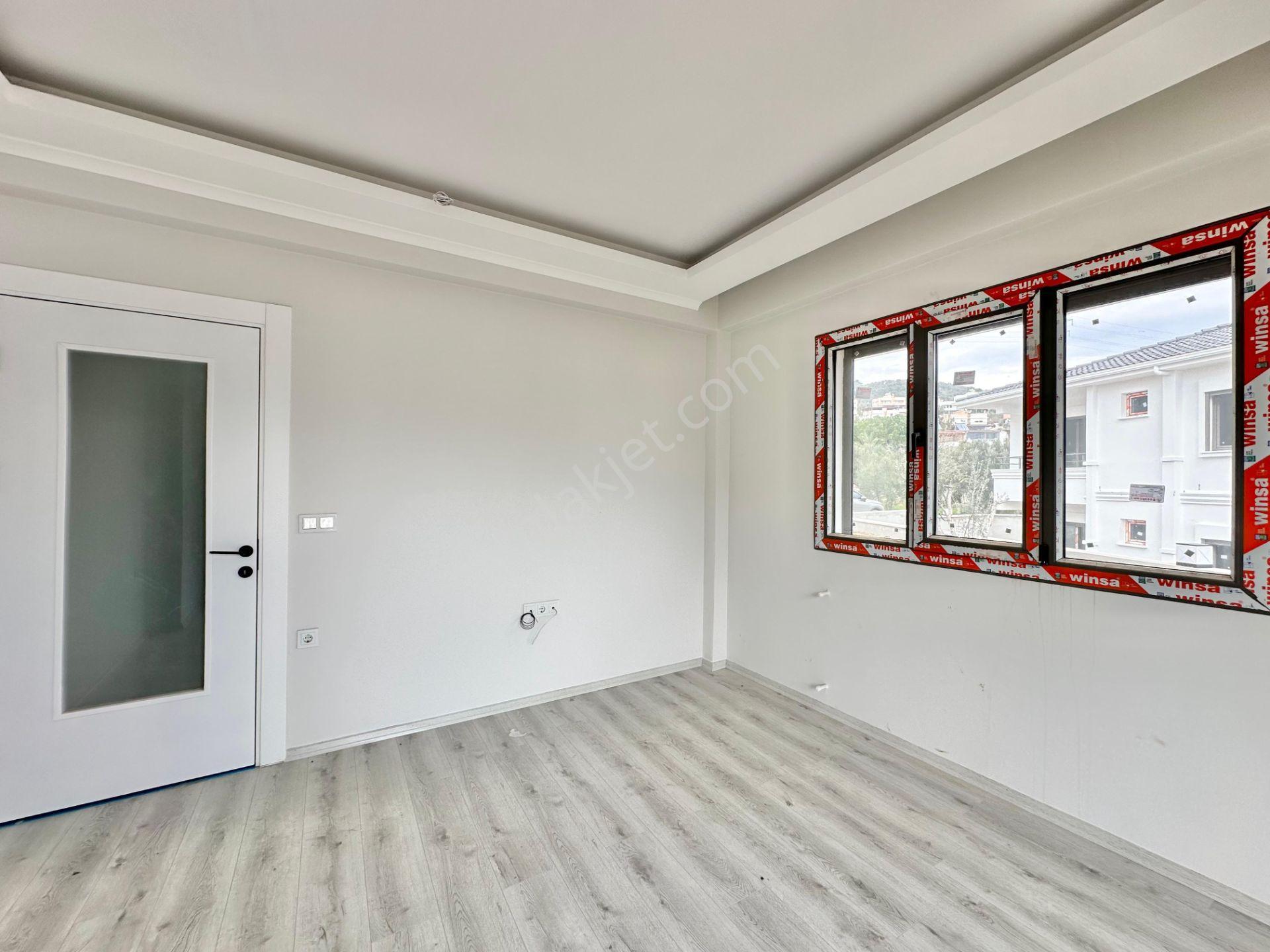 ꧁ay Emlaktan꧂küçükkuyu Mıhlı'da Bahçe Kullanımlı Ayrı Mutfak Denize 500 Metre Satılık 2+1 Daire - Görsel 21