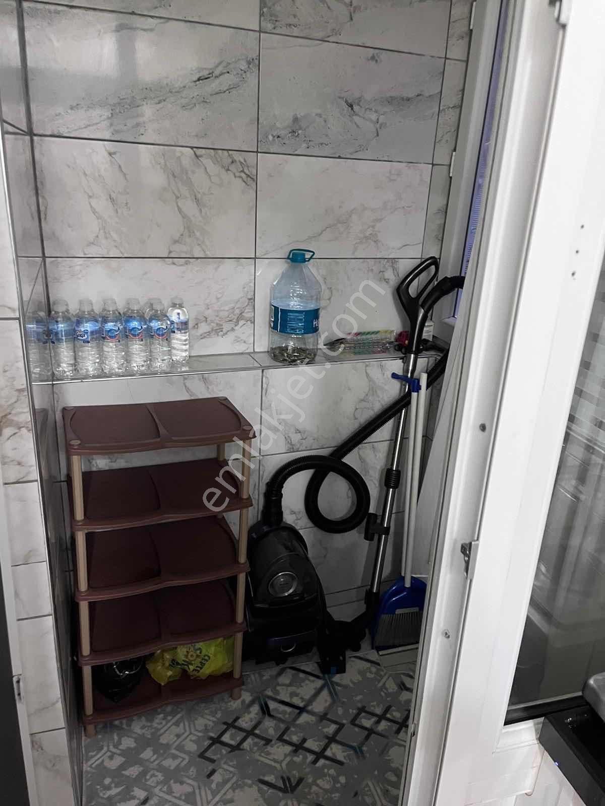 Sümbülefendi Hacıkadın Cd No.110 2+1 75m2 Yüksek Giriş Kiracılı - Görsel 9