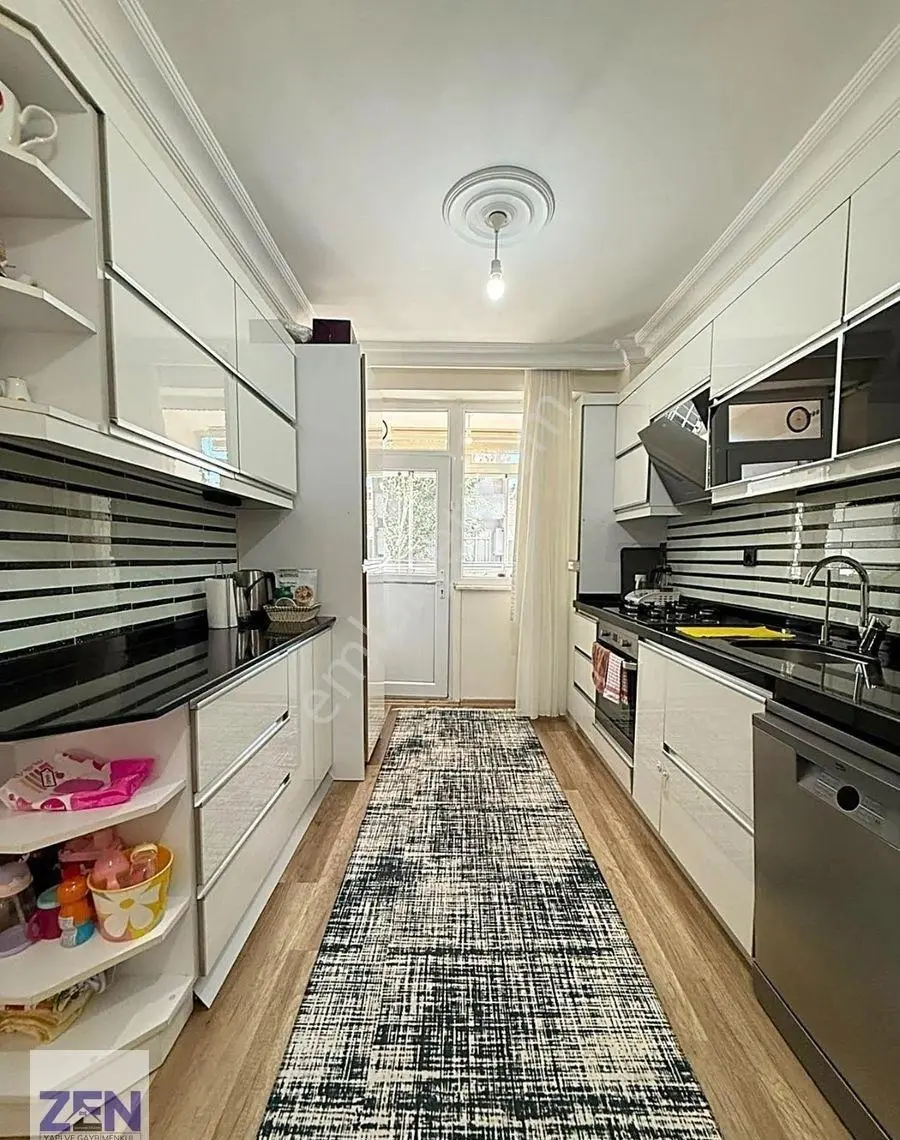 Metrobüse Çook Yakın! Balkonlu 95m2 2+1 Satılık Daire - Görsel 3