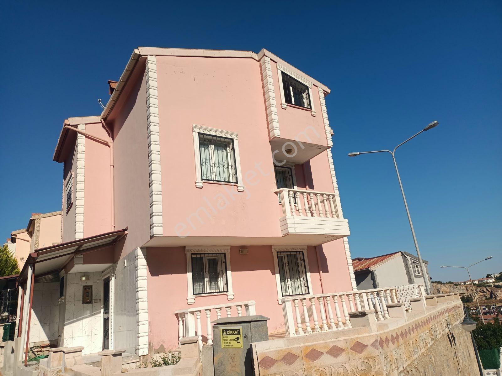 Kuştur Bölgesi Denize Yakin Havuzlu Site 3+1 Ebeveyn Banyolu - Görsel 18