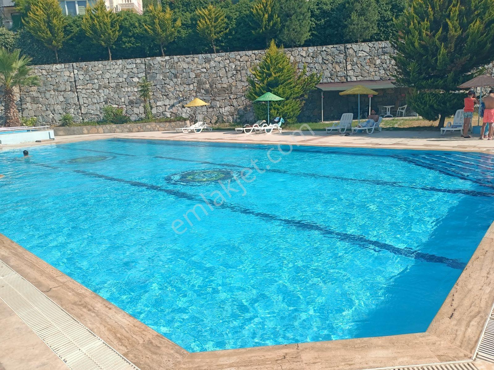 Kuştur Bölgesi Denize Yakin Havuzlu Site 3+1 Ebeveyn Banyolu - Görsel 2
