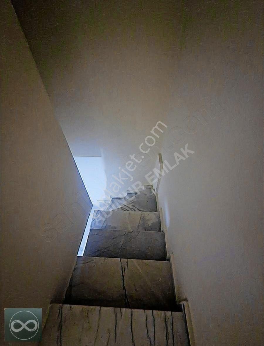 Kuşadası Guzelcamlida Geniş Bahçeli Villa - Görsel 14
