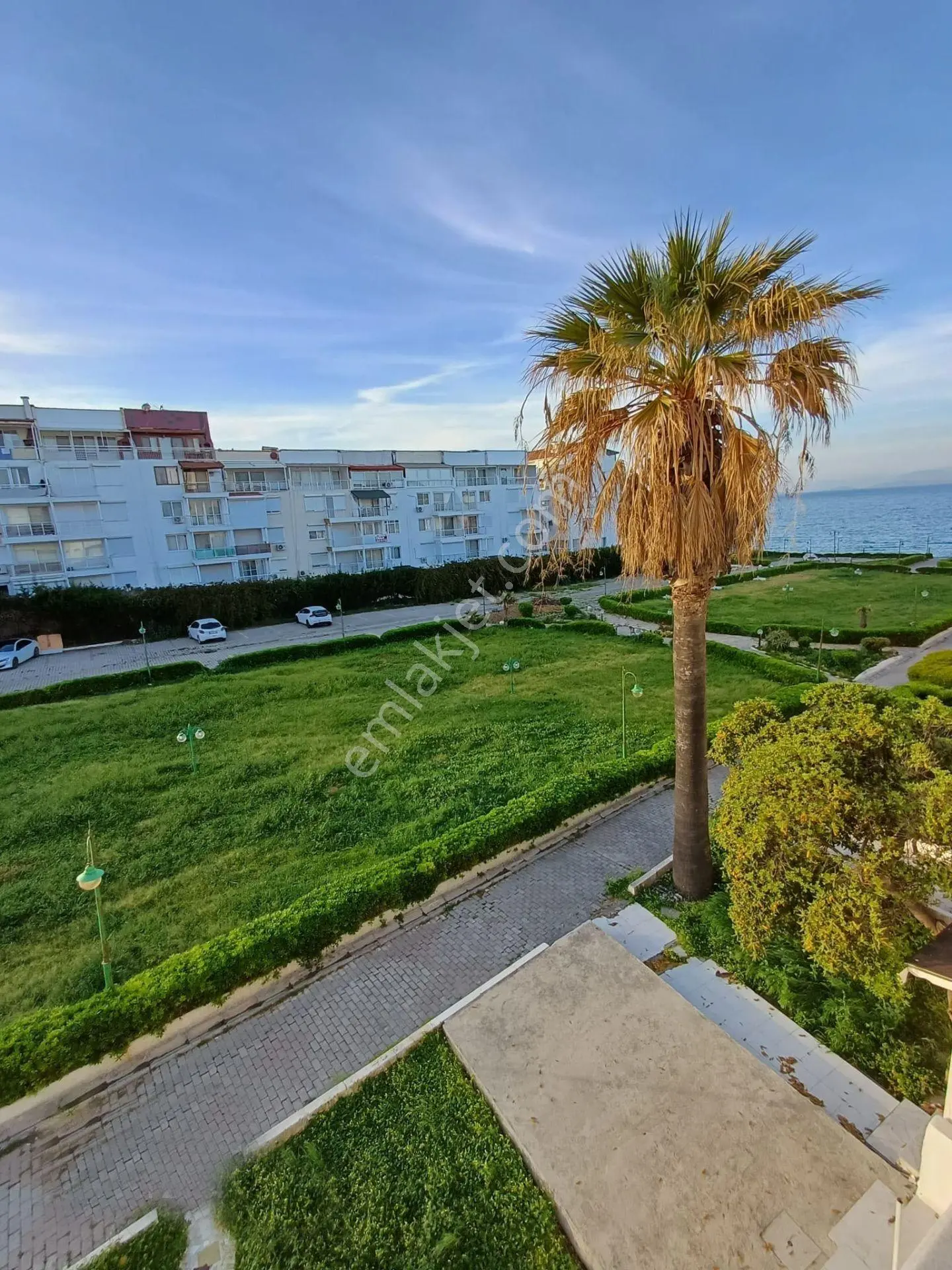 Boyalık Otel Yanı Denize Sıfır Özel Plajlı Sitede 3+1 Tripleks - Görsel 2