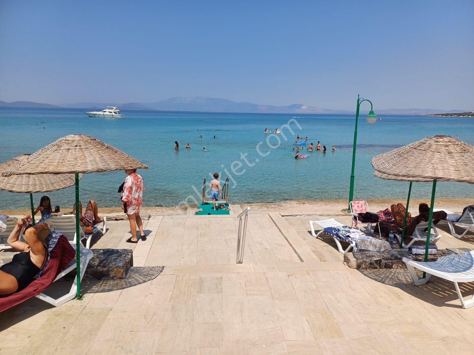 Boyalık Otel Yanı Denize Sıfır Özel Plajlı Sitede 3+1 Tripleks - Görsel 5