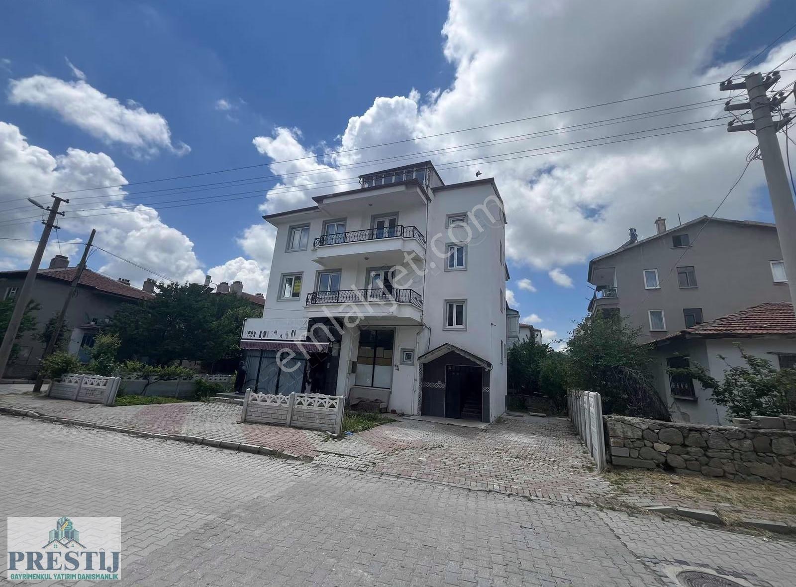 Kanlıca Mahallesinde Ebeveyn Banyolu 3+1 140 M² Satılık Daire - Görsel 5