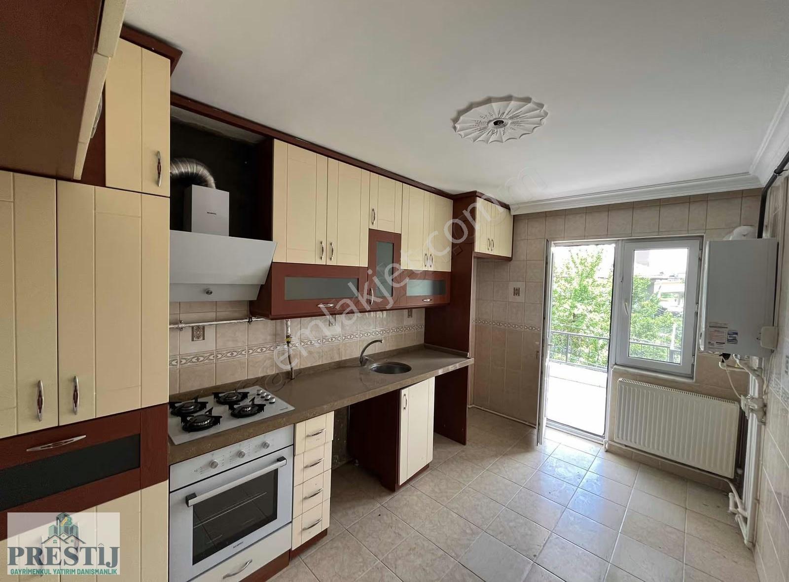 Kanlıca Mahallesinde Ebeveyn Banyolu 3+1 140 M² Satılık Daire - Görsel 9