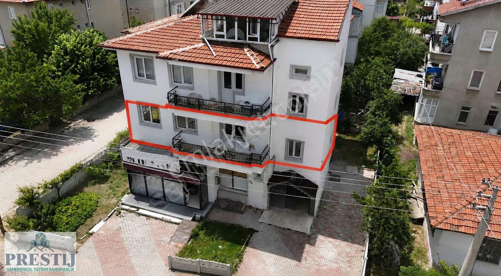 Kanlıca Mahallesinde Ebeveyn Banyolu 3+1 140 M² Satılık Daire