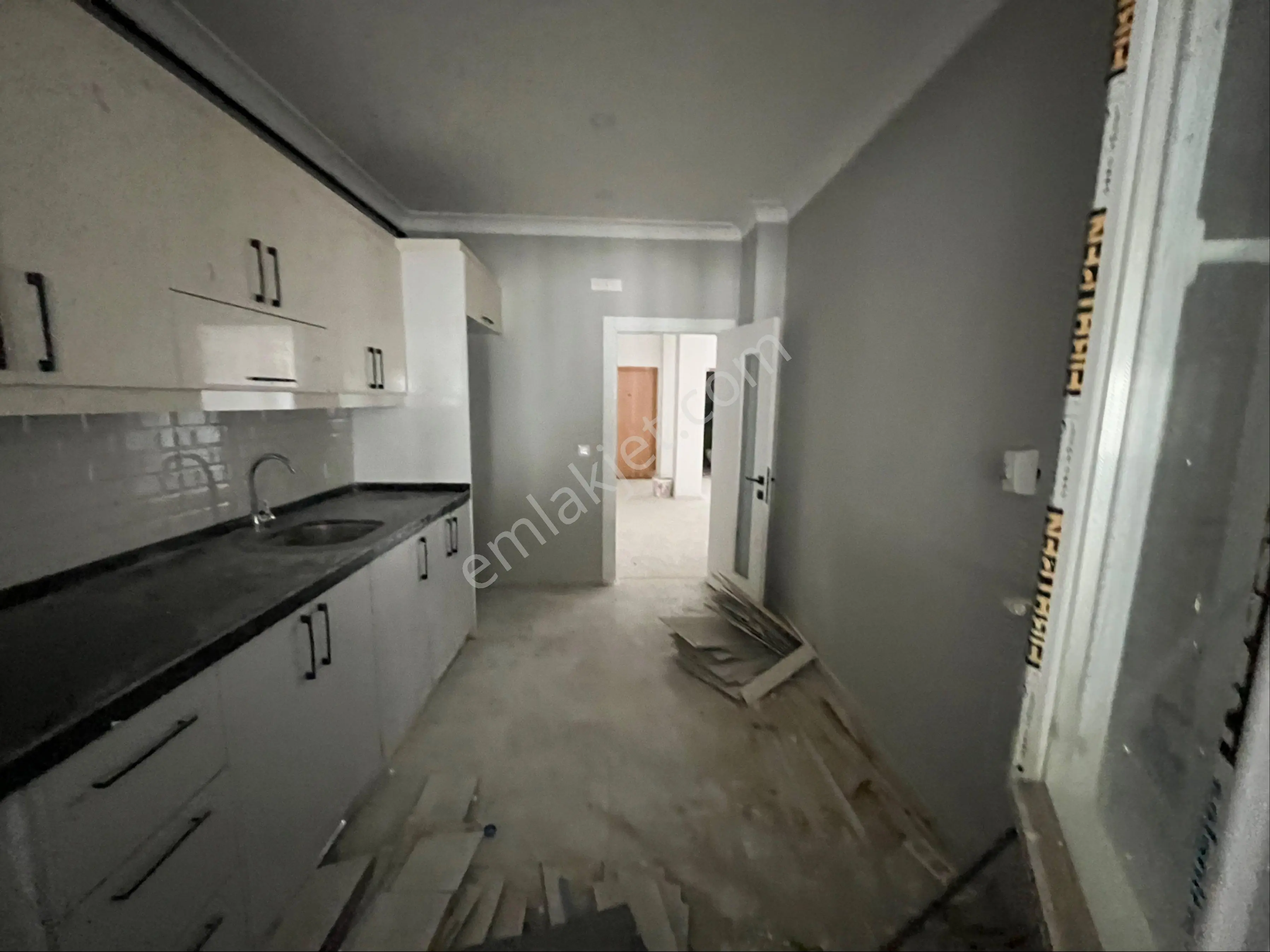 Cadde Üzerinde 350 M2 Dükkan - Görsel 3