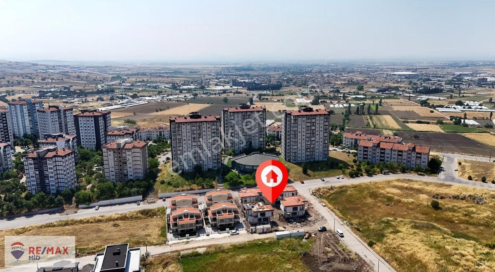 Re/max Mid'den Yenimahalle'de Satılık 345 M2 Tripleks Villa - Görsel 8