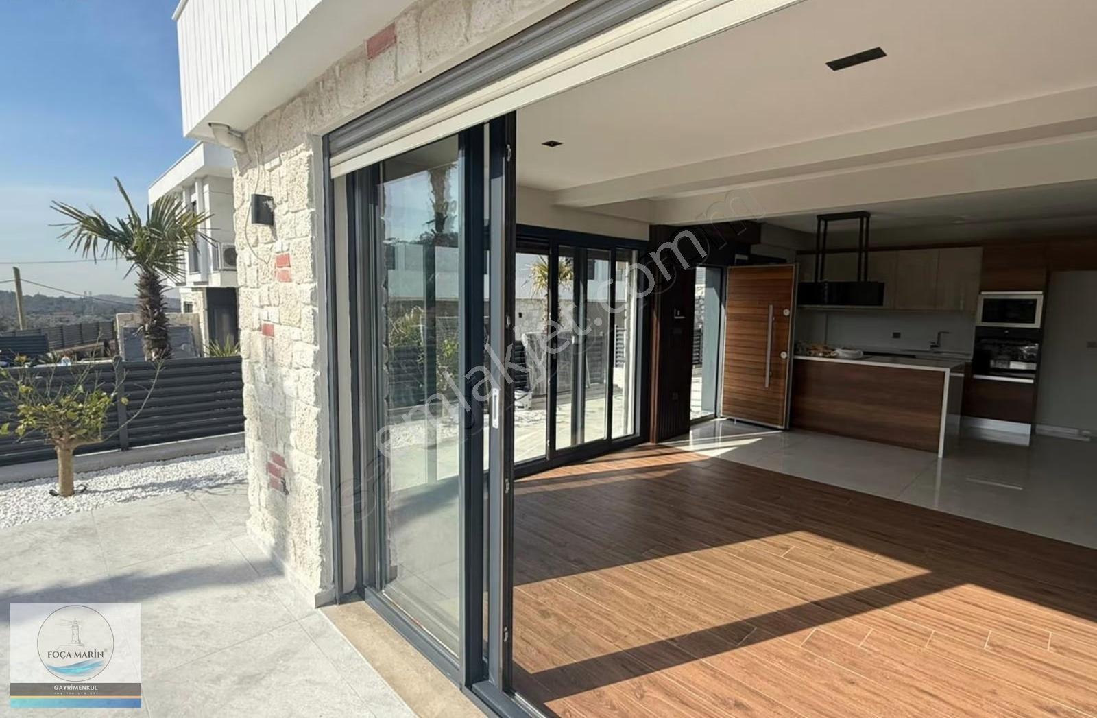 Foça Ilıpınar Merkezde Butik Site İçinde Kiralık 2+1 Villa - Görsel 19