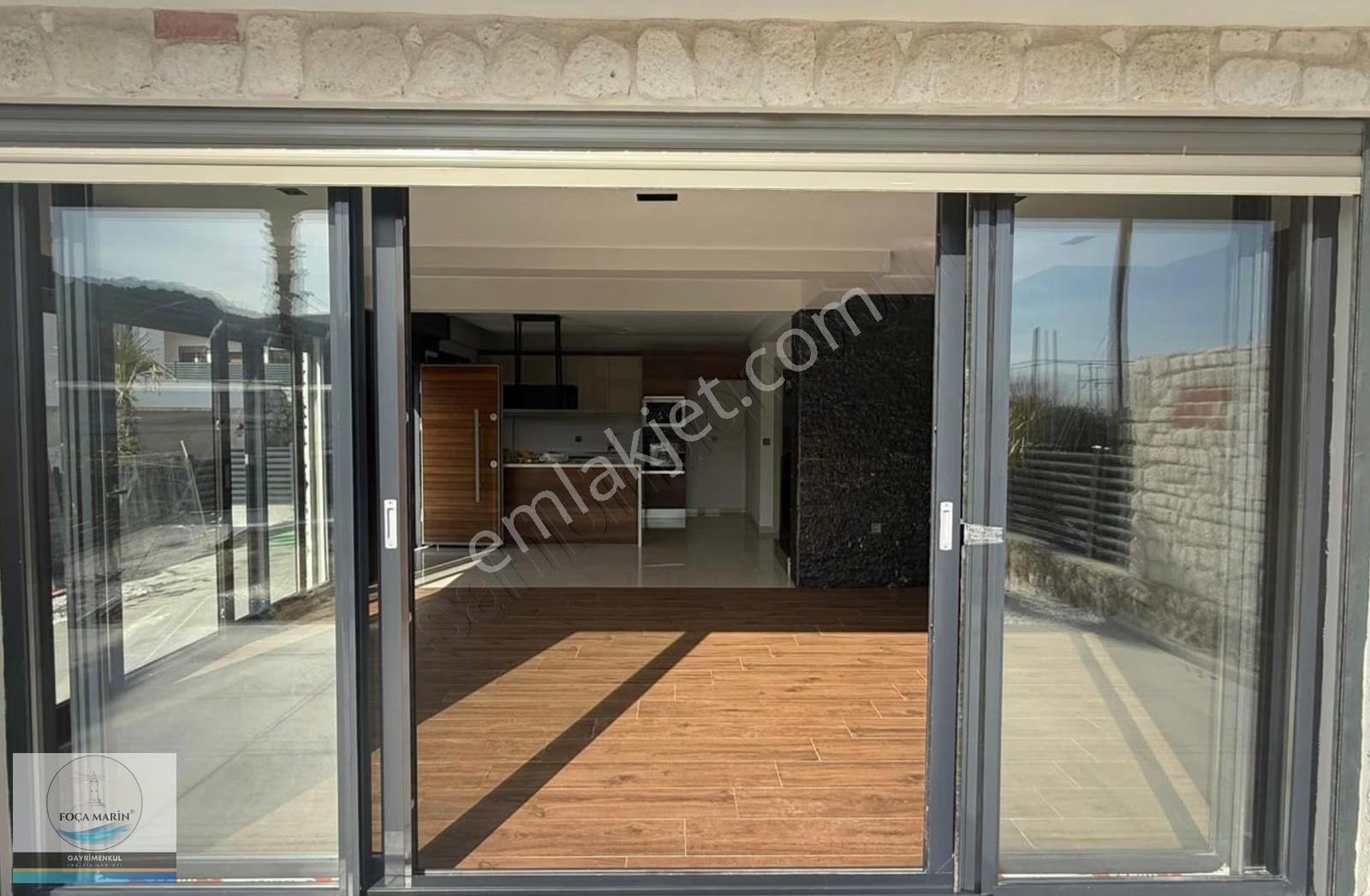 Foça Ilıpınar Merkezde Butik Site İçinde Kiralık 2+1 Villa - Görsel 15