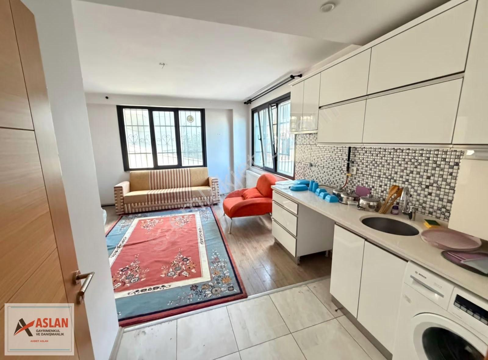 Çengelköy Natoyolu Caddesinde Giriş Kat 2+1 İşyeri Home Ofis