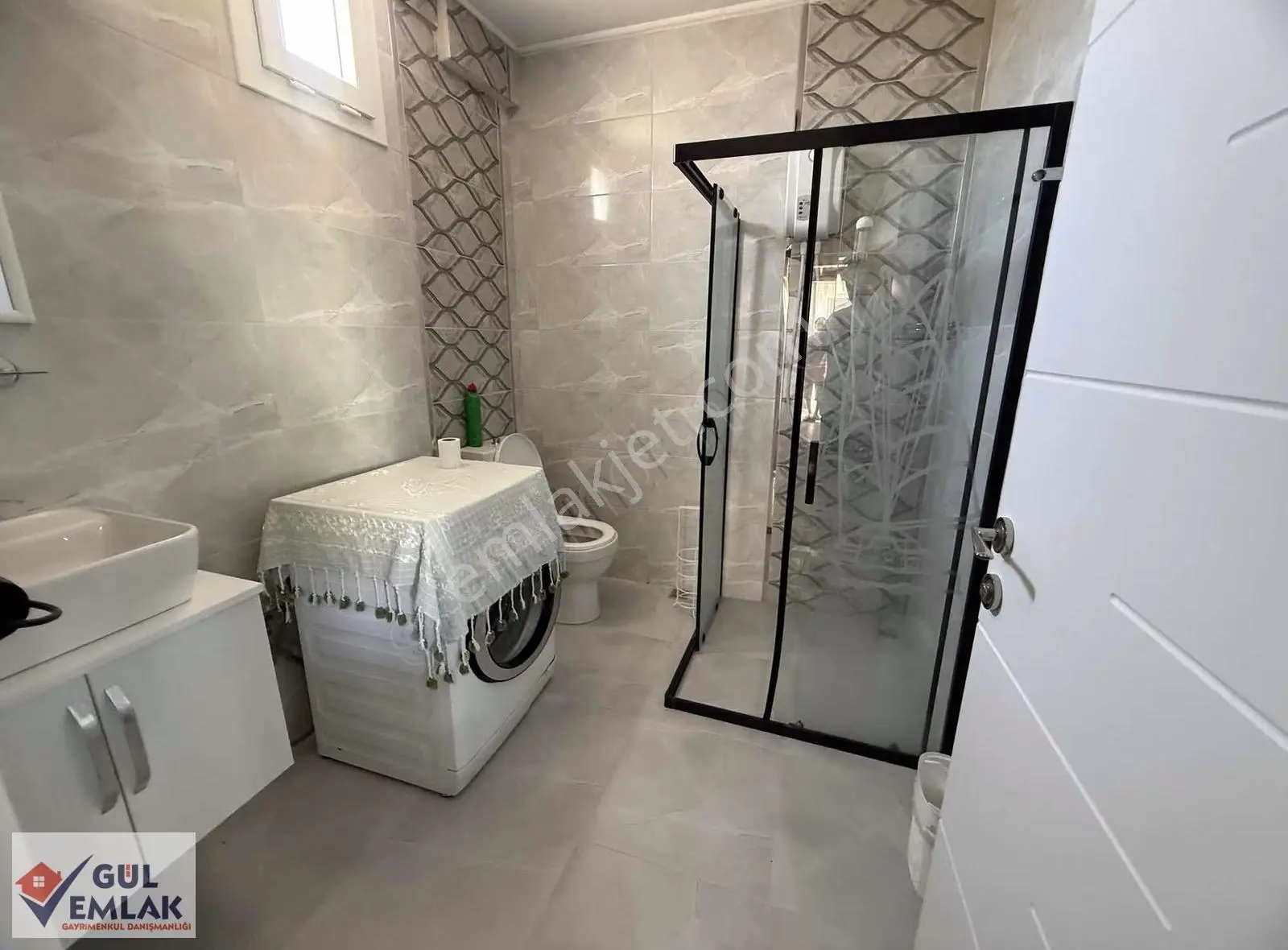 Denize 100 Mt Kiralık Eşyalı 2+1 Villa - Görsel 2