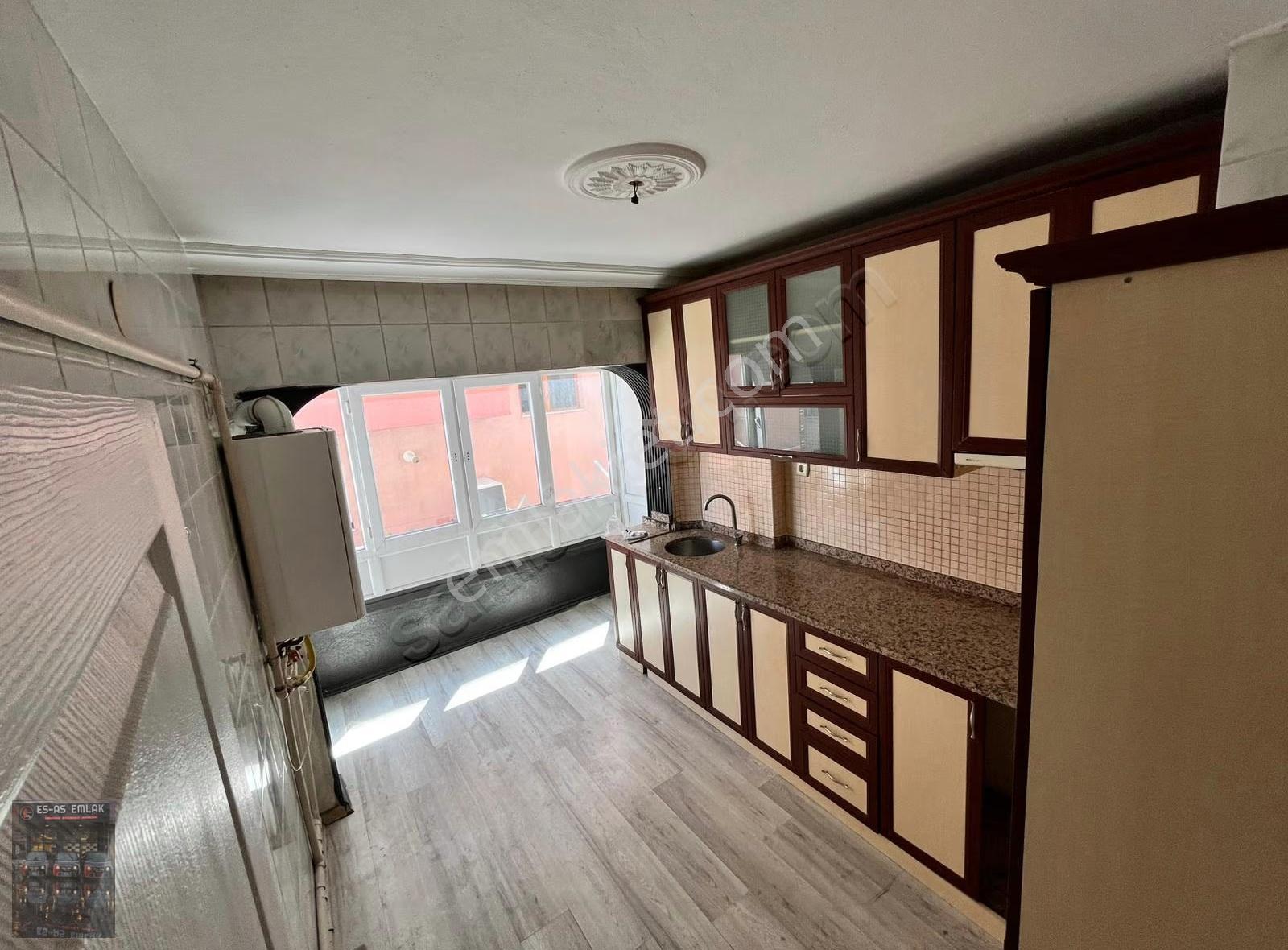 Es As Emlak'tan Mareşal Çakmak Mh Ara Katta Yapılı Kiralık 3+1 - Görsel 11