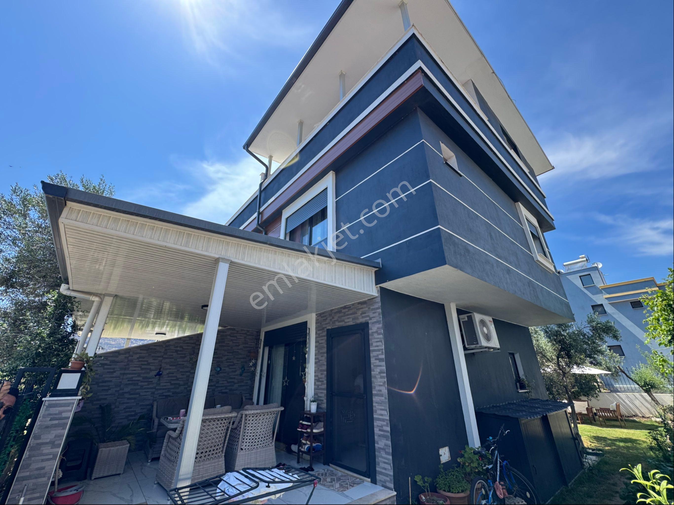 İzmir Seferihisar Doğanbey De Satılık 3+1 Bahçeli Yazlık Villa