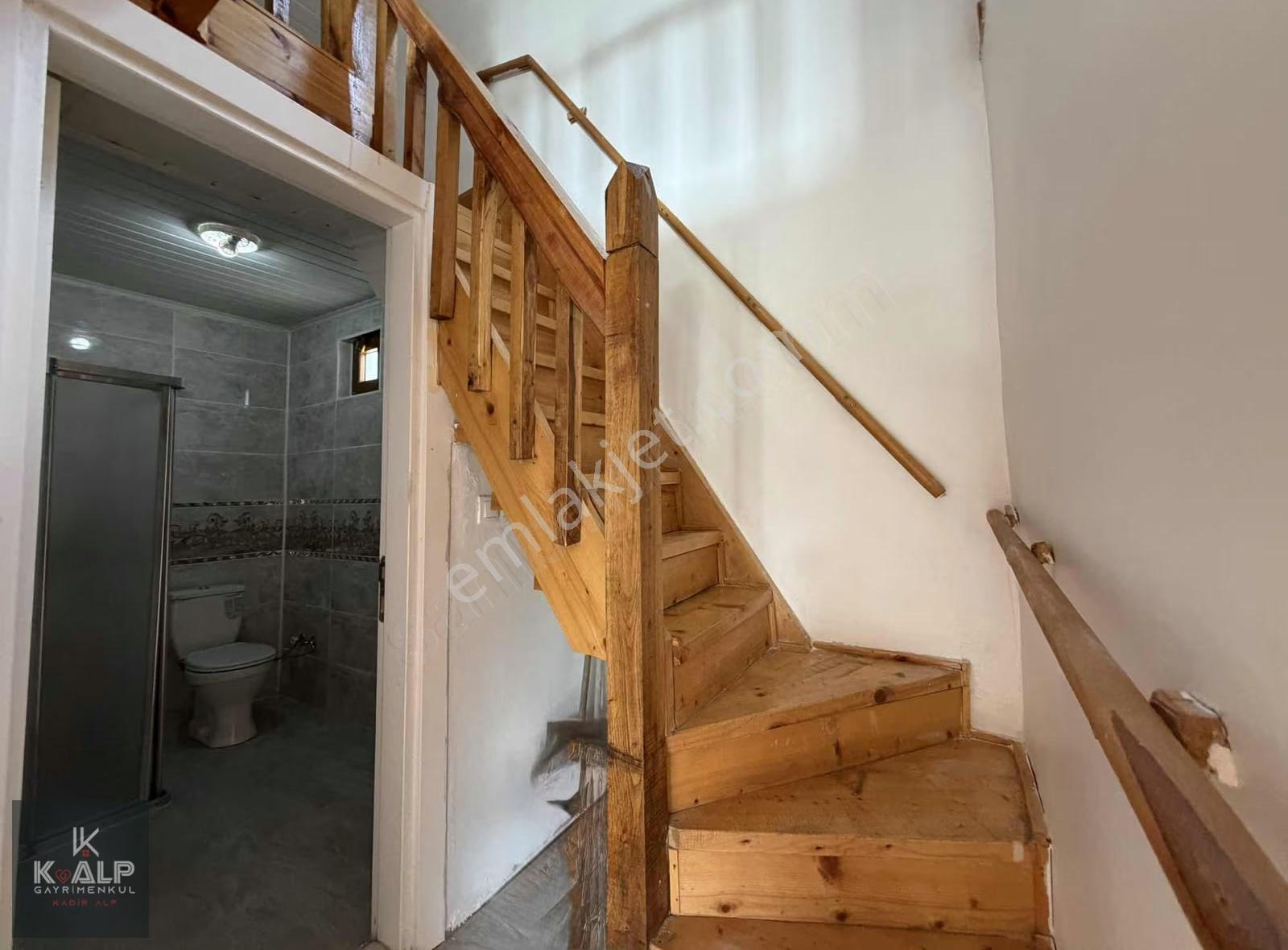 Orta Mahallede Satılık Villa Tadında Müstakil Ev - Görsel 25