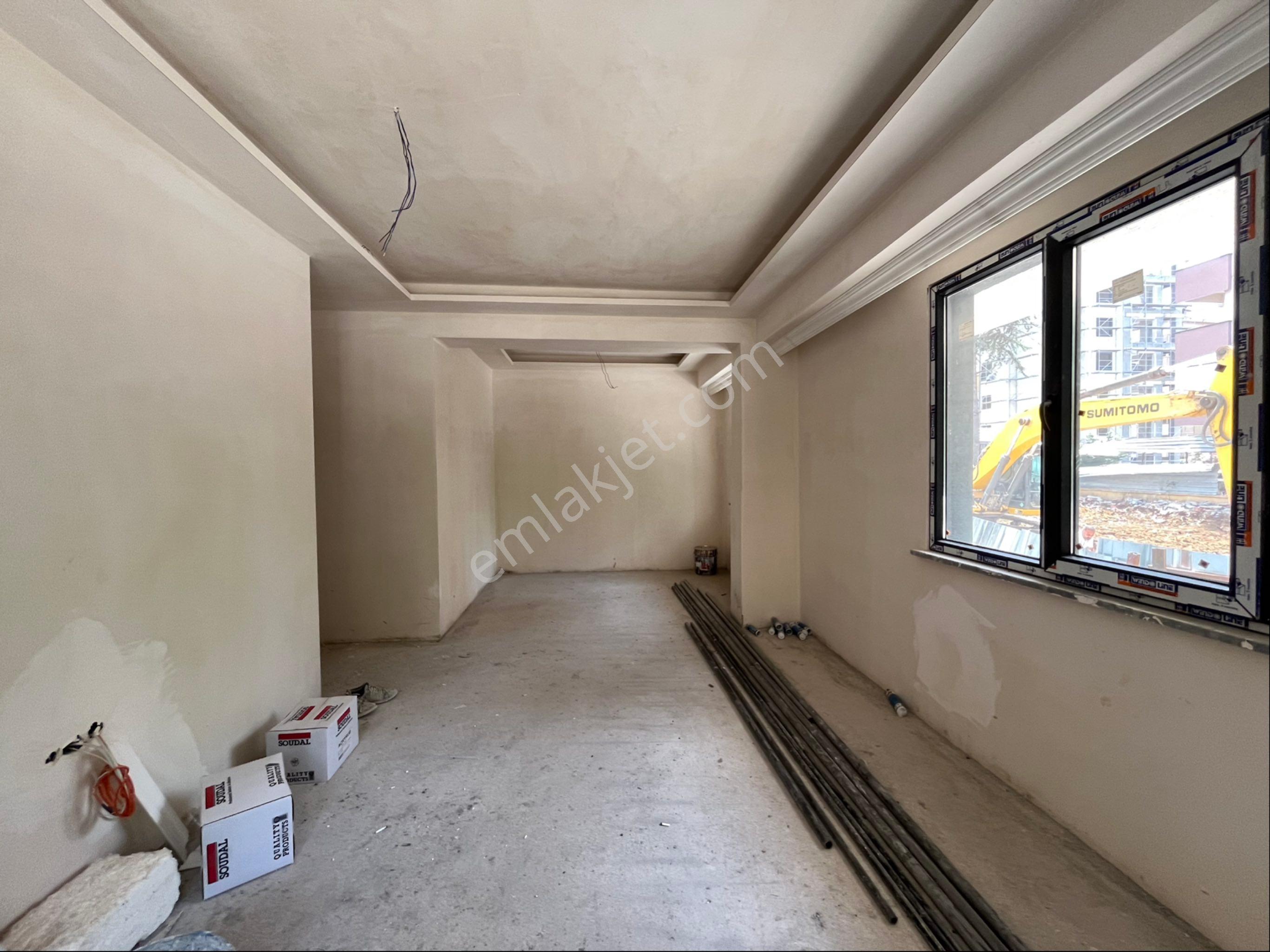 İstanbul İçerenköy Mahallesi 2 + 1 Giriş Kat Kapalı Otoparklı Satılık Daire