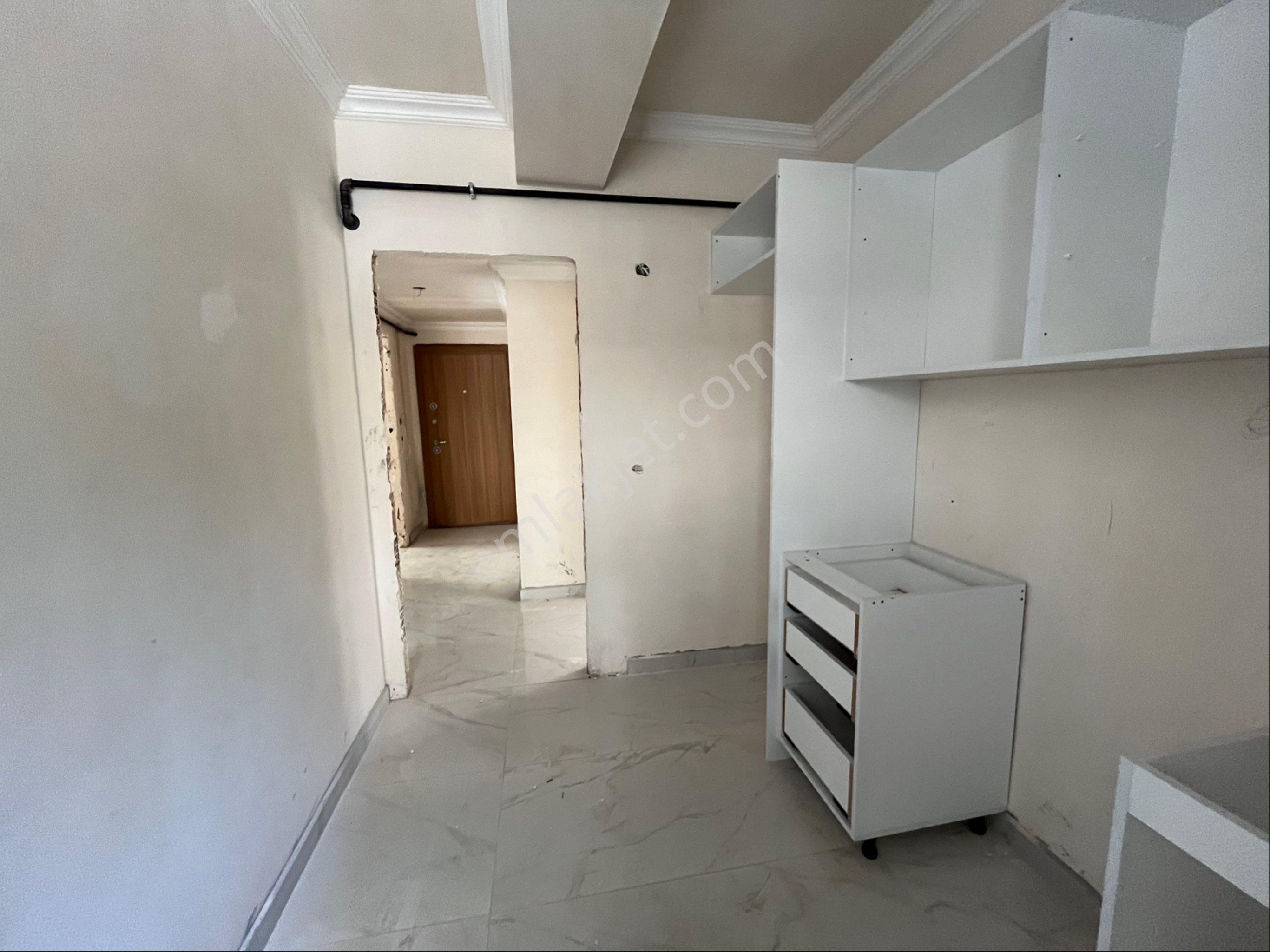 İstanbul İçerenköy Mahallesi 2 + 1 Giriş Kat Kapalı Otoparklı Satılık Daire - Görsel 8