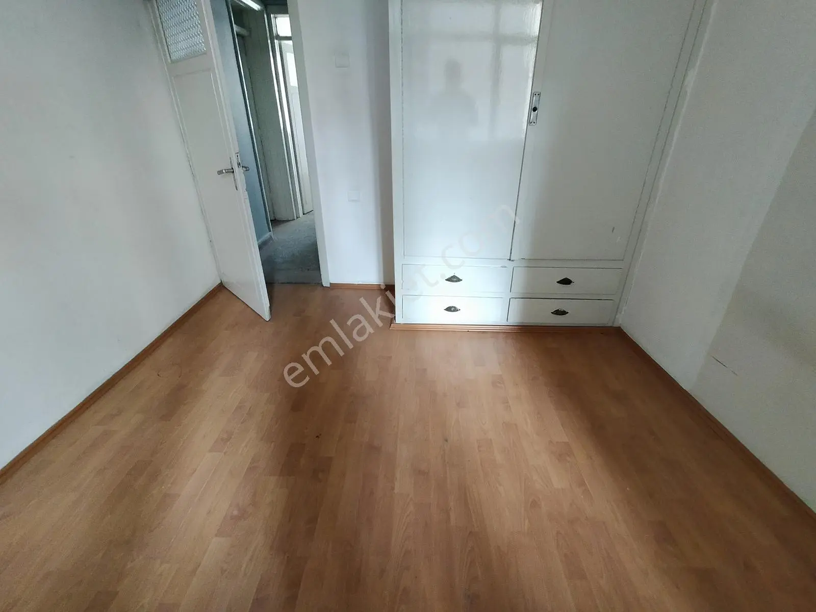15 Mayısta Çınara Yakın 120m2 3+1 Sobalı Kiralık Daire - Görsel 13