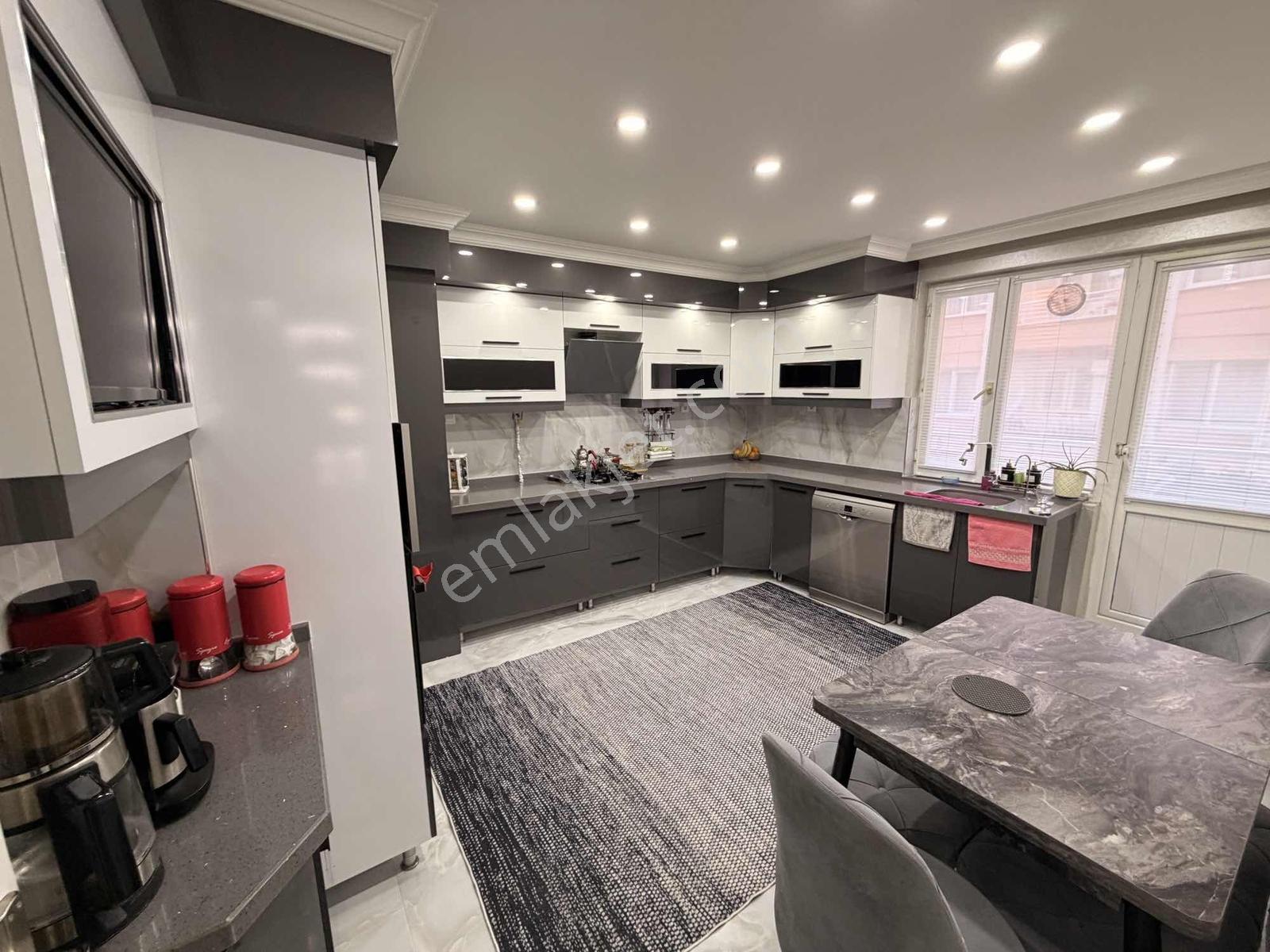!! Acill Satılık !! " Full Eşyalı " İçi Lüx Yapılmış 3+1 Fırsatı - Görsel 12