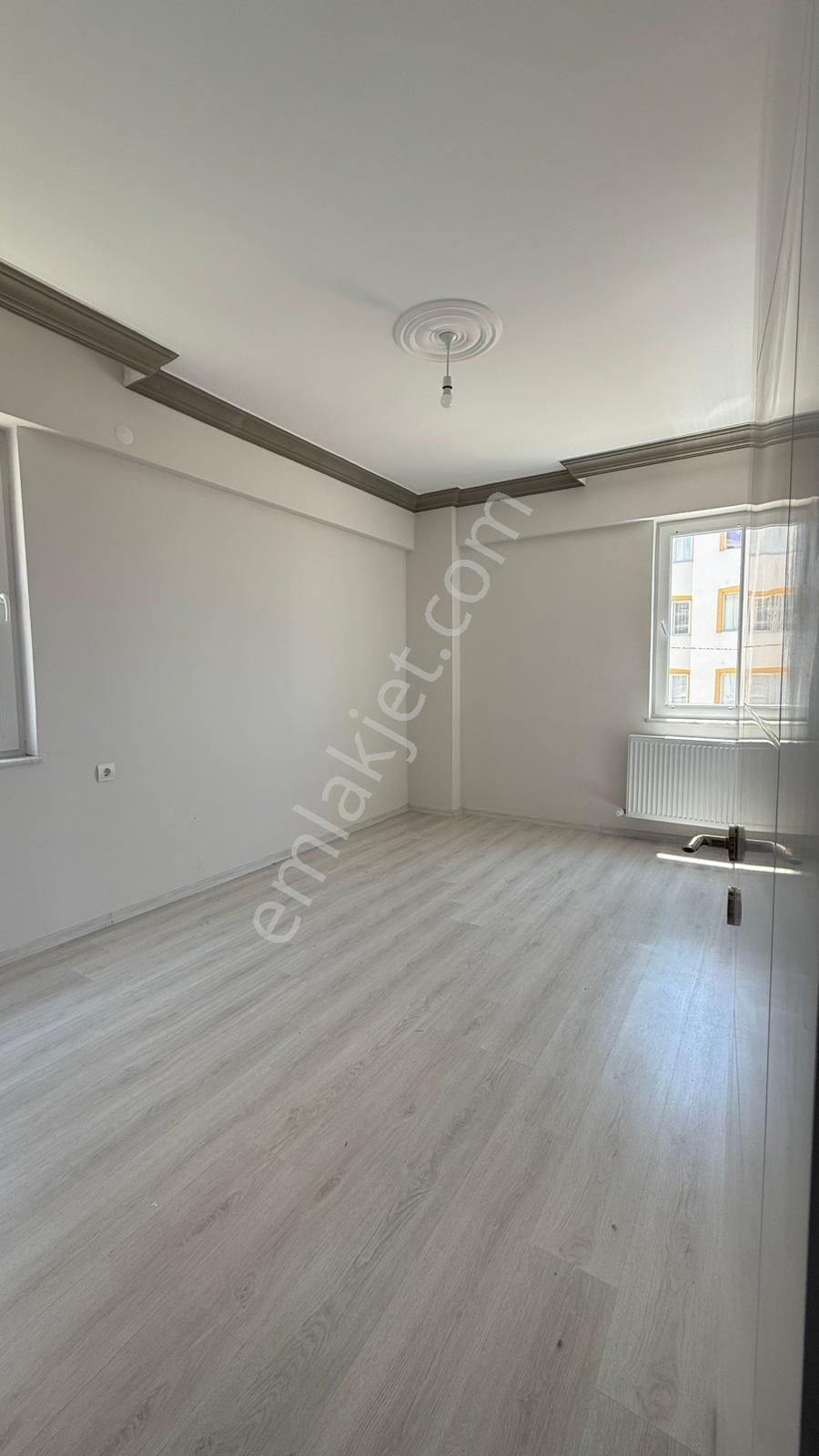 Öz Gaye Emlaktan Develi Aşık Seyrani Mahallesinde Kiralık Daire