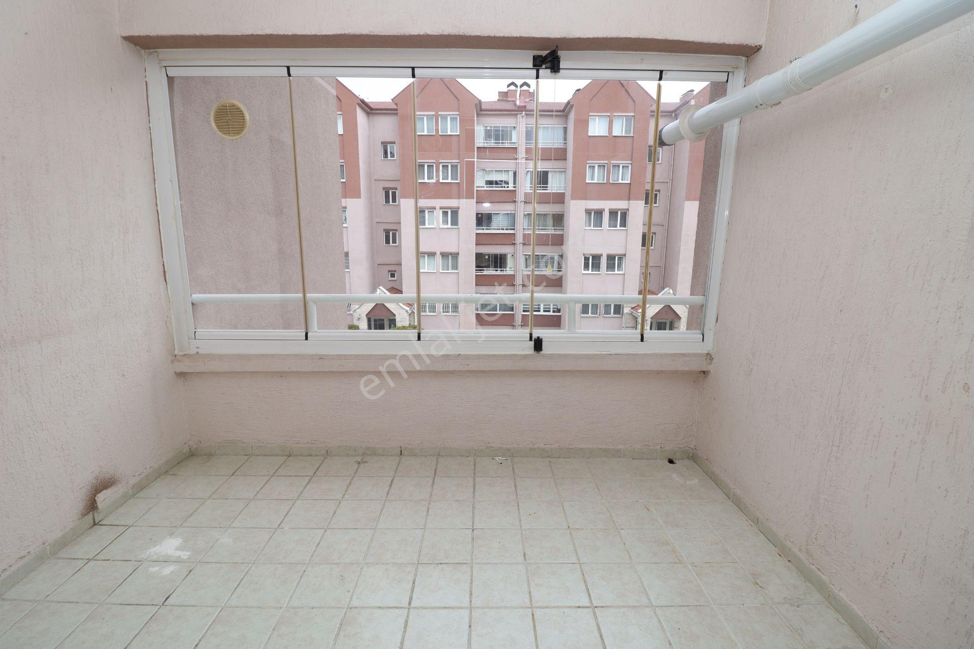 Akif'ten Ayyıldız'da Ahi Mesut Bulvar Üzeri Site'de 3+1 Kiralık Daire - Görsel 11