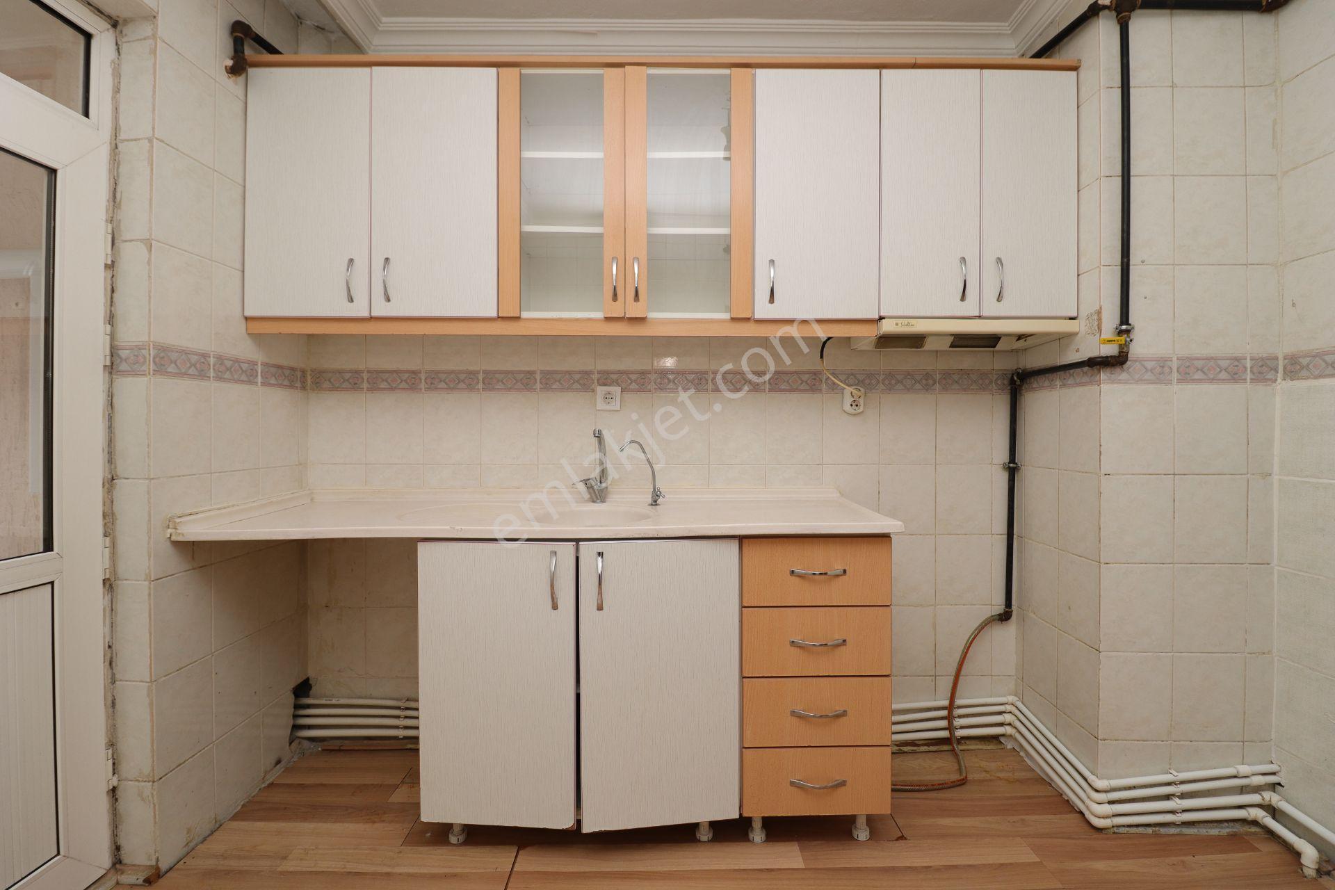 Akif'ten Ayyıldız'da Ahi Mesut Bulvar Üzeri Site'de 3+1 Kiralık Daire - Görsel 8