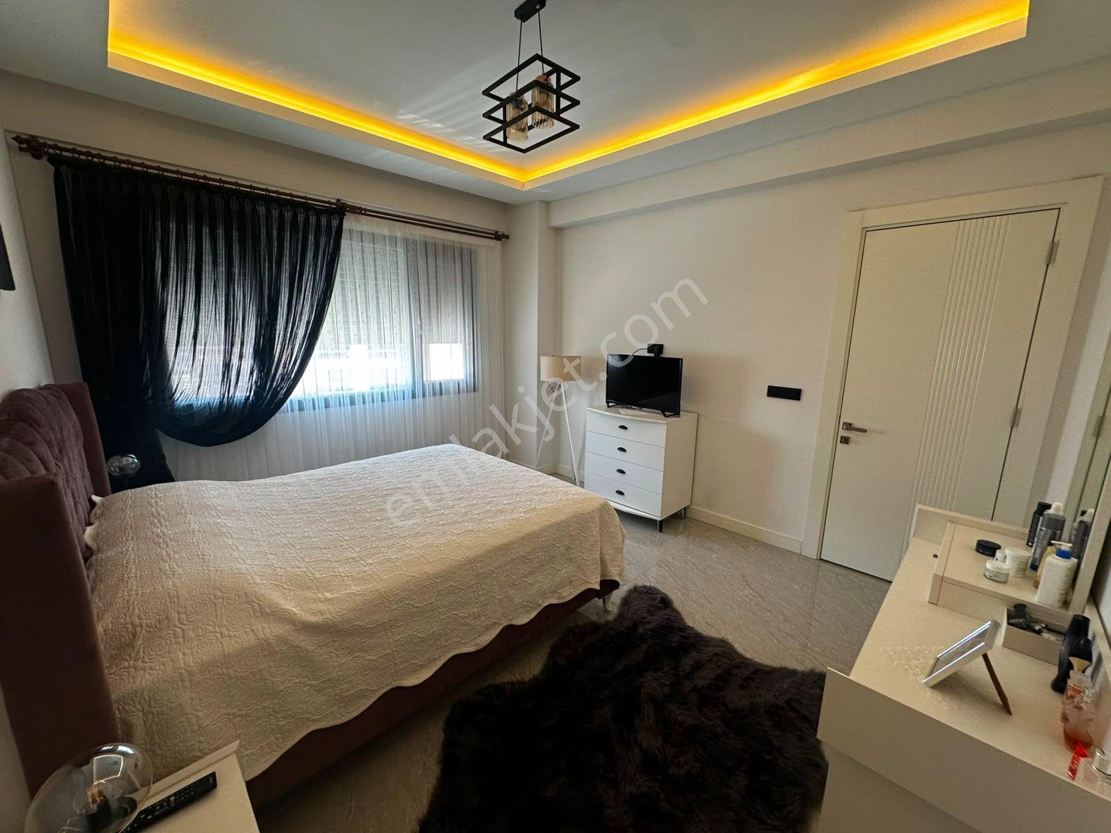 Şemikler Mahallesinde Havuzlu Yerden Isıtmalı Bahçeli 4+1 Daire - Görsel 12