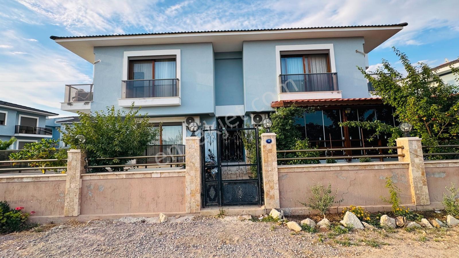 Foça Hacıveli Mah. Satılık 2+1 Daire