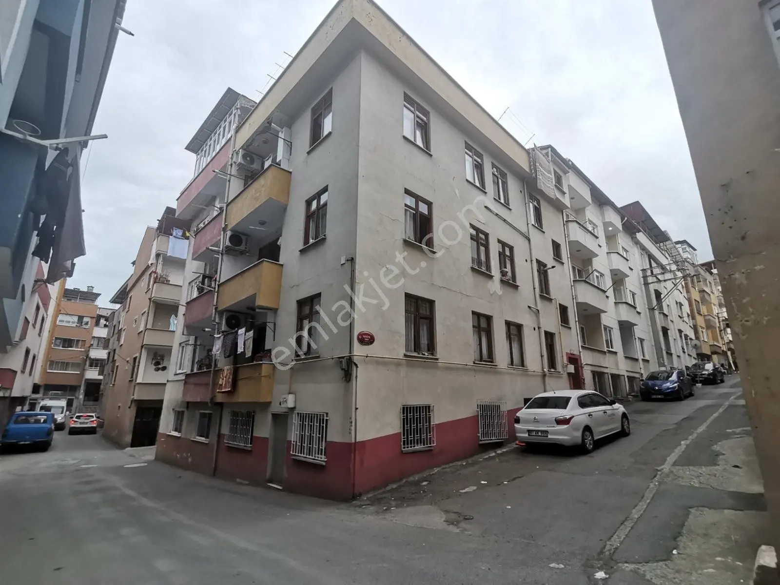 Yeşiltepe Mah. Satılık Daire Doğalgazlı 3+1 Merkezi Konumda