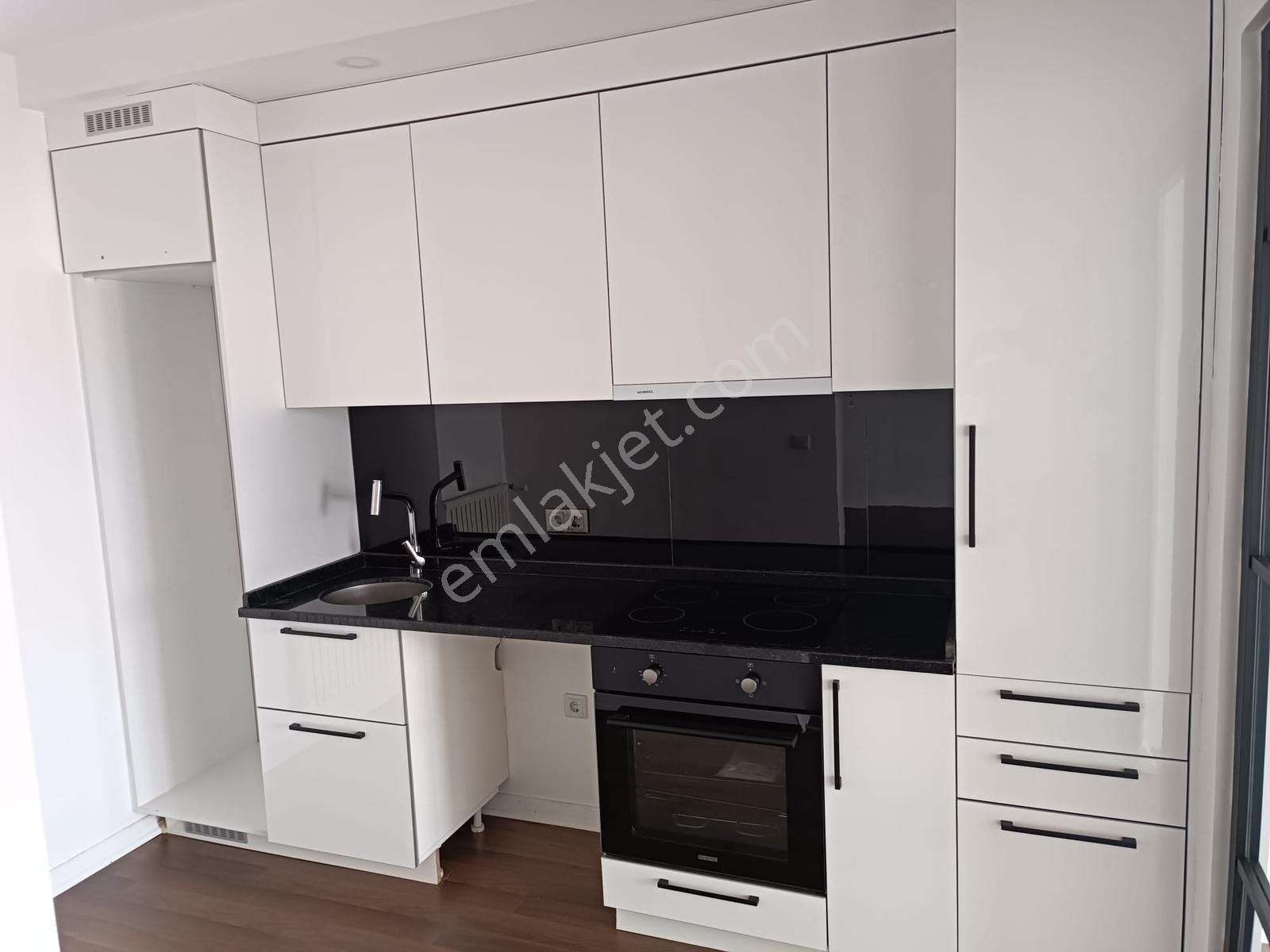 Newcıty Emlaktan Çarşı Rezidansta Kiralık 1+1 Ara Kat Daire - Görsel 6